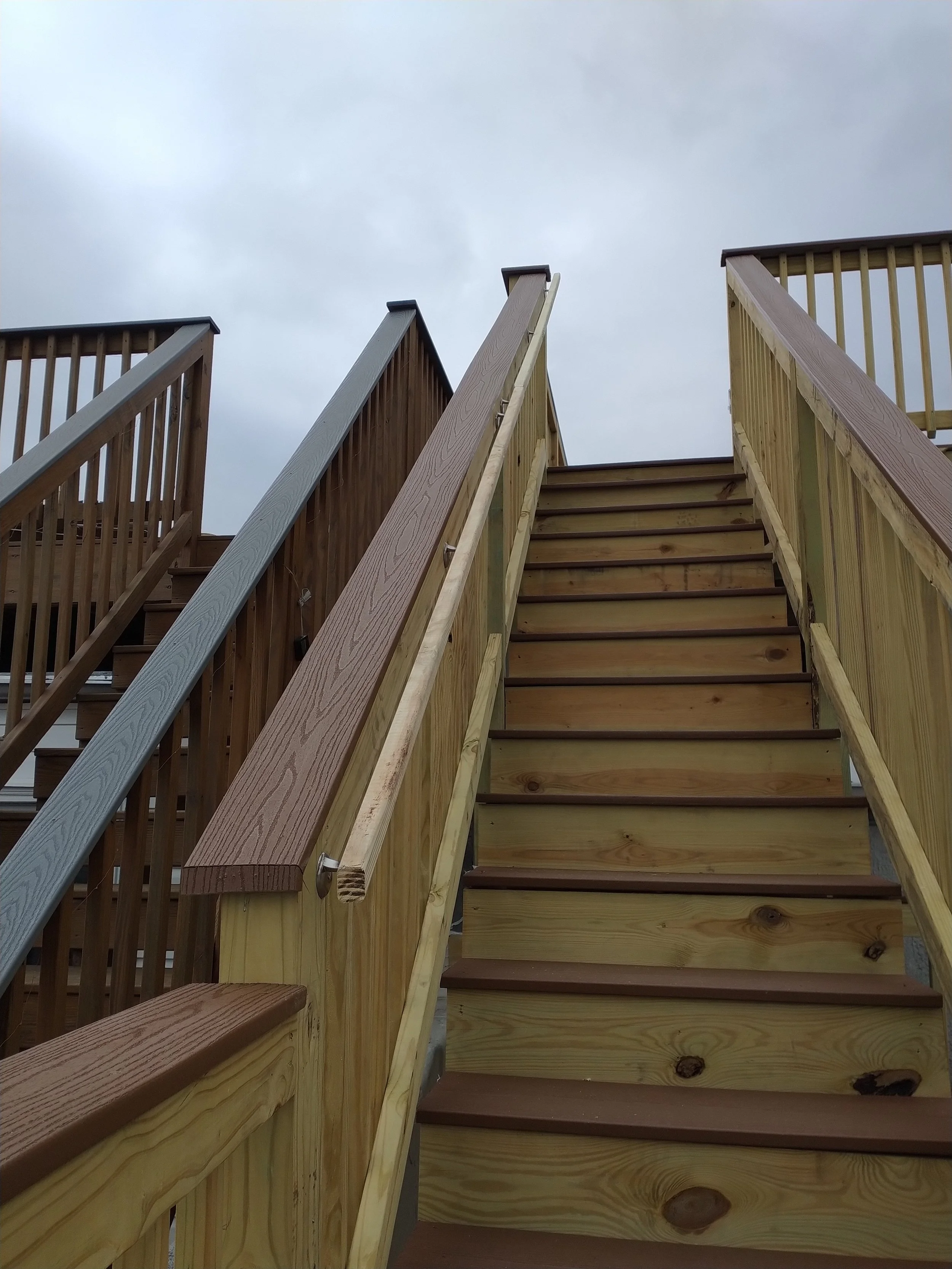 Luxury deck, custom deck, vinyl handrails, Lumber handrails, lumber deck, composite boards, door deck, roof deck, elevated deck, structural deck, framing deck; Lumber deck, roof deck, elevated deck, decks in New York City, decks builder in NYC, deck 