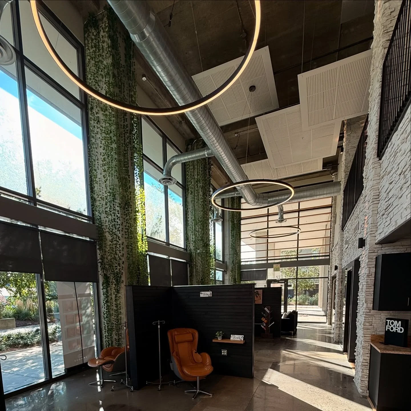 Hallway renovation with integrated accent lighting for clinics. Clean, modern aesthetic for high-end centers in Bethesda.
Commercial renovation, luxury commercial renovation, commercial remodeling, interior remodeling.