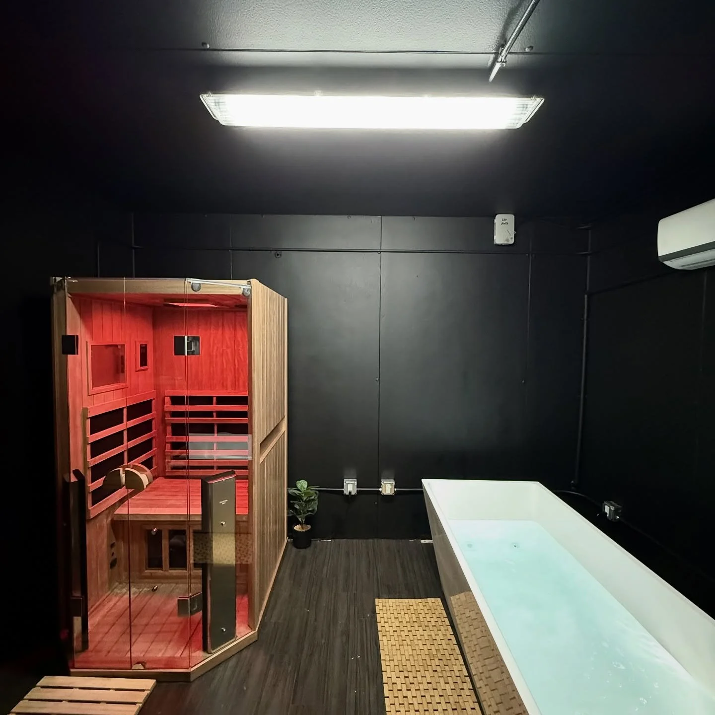 Modern glass partition installation for medical office privacy. Sleek architectural details in Chevy Chase, Maryland.
Commercial renovation, luxury commercial renovation, commercial remodeling, interior remodeling.