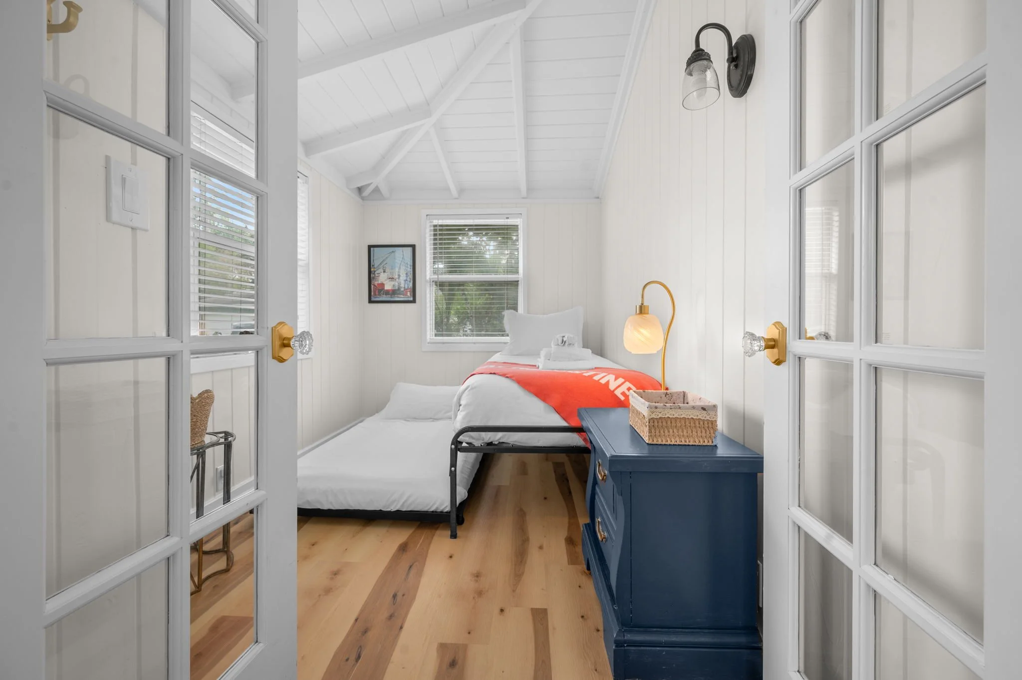 17-web-or-mls-9 East Lane-17.jpg