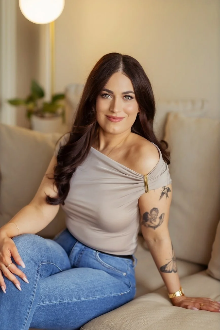 Ella McKenzie of Antidote Apothecary, a women’s health naturopath in Melbourne, offering calm and personalised naturopathy consultations.