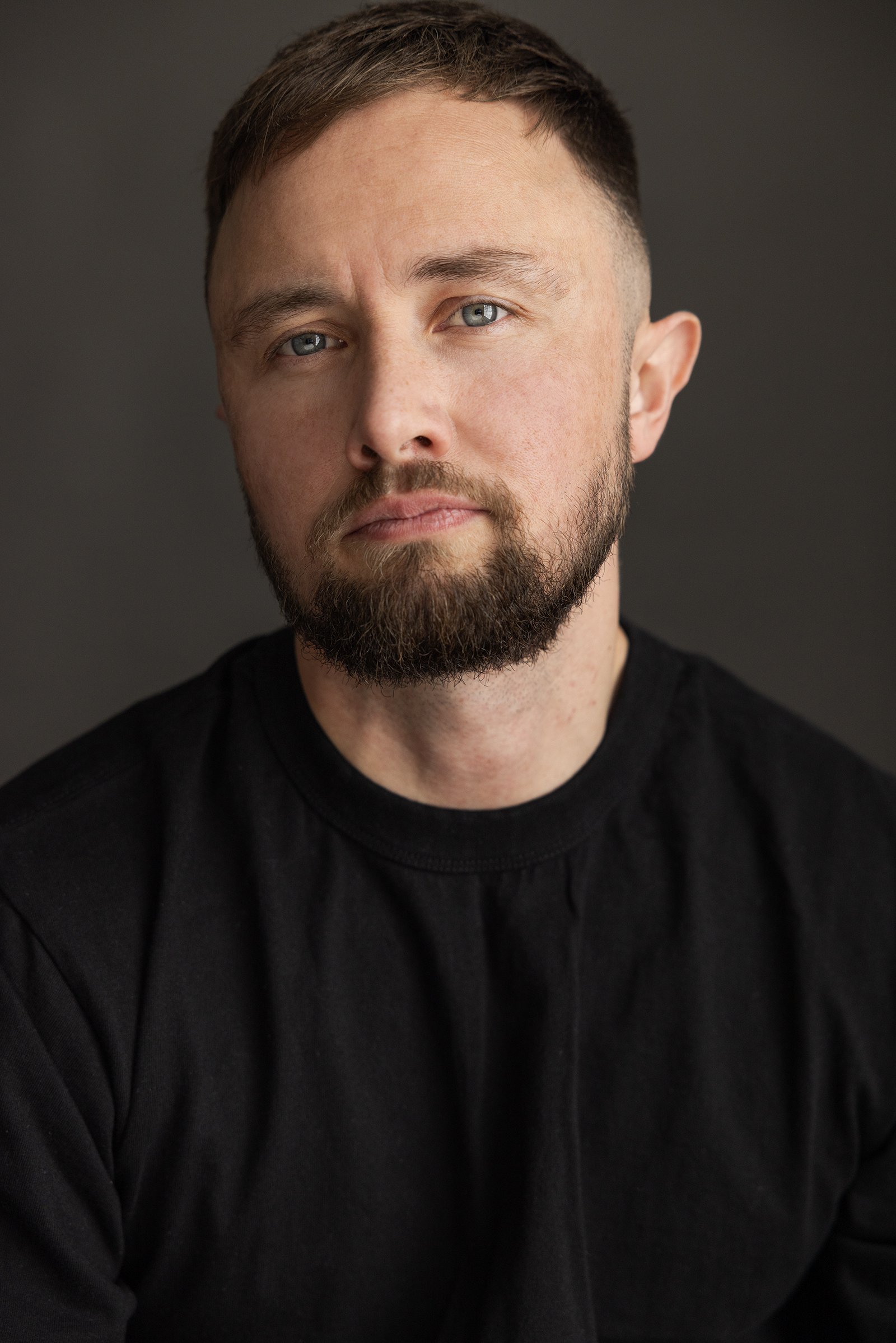 Elz-Carrad-Frank-Management-Headshot_2.jpg