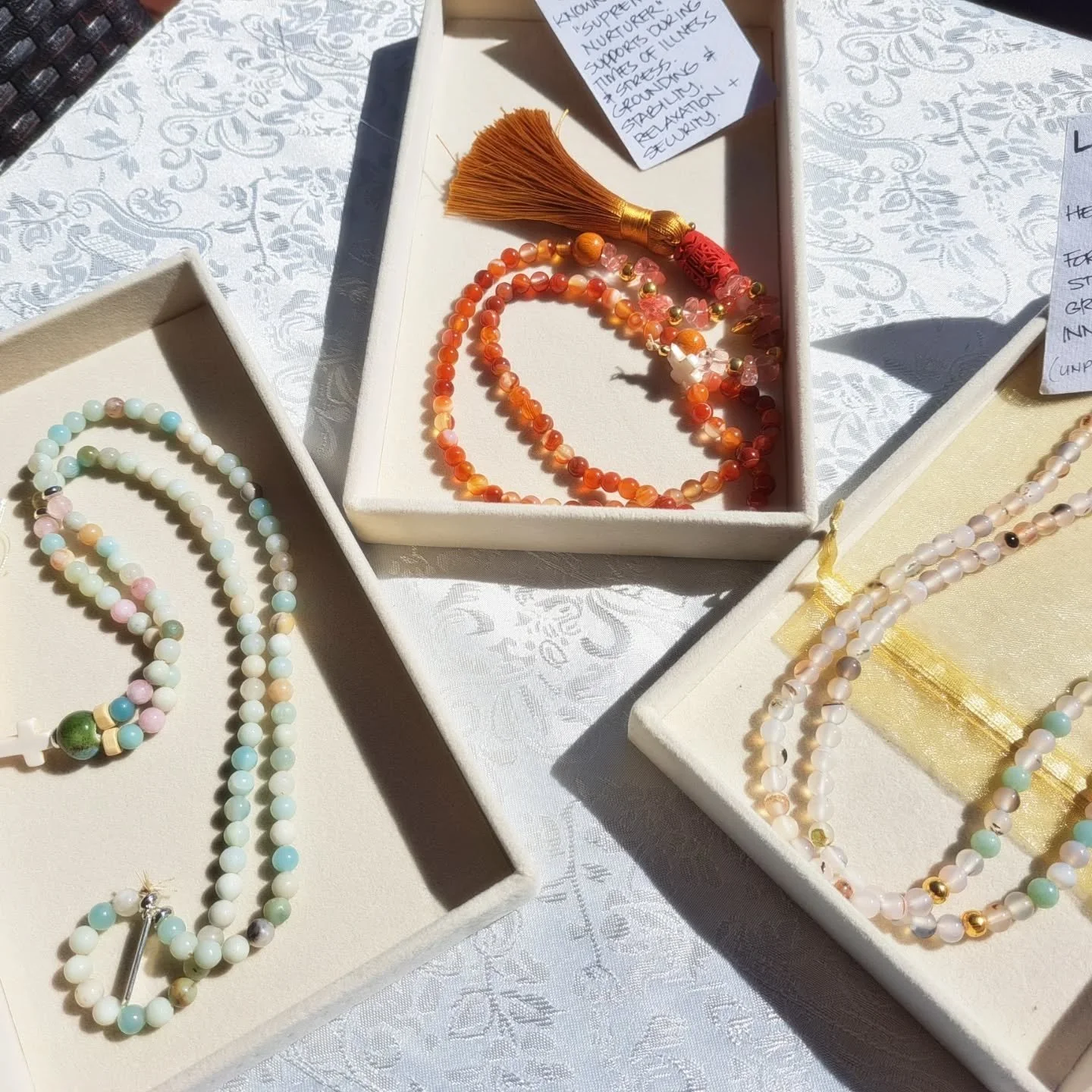 Such a lovely workshop. Creating personalised Mala/gratitude necklaces. Wonderfully restorative sound therapy and the cutest food. Thank you Lauren and Elenore for this nourishing, relaxing and creative day.
#fortheloveofflowers #petalnvineflowers