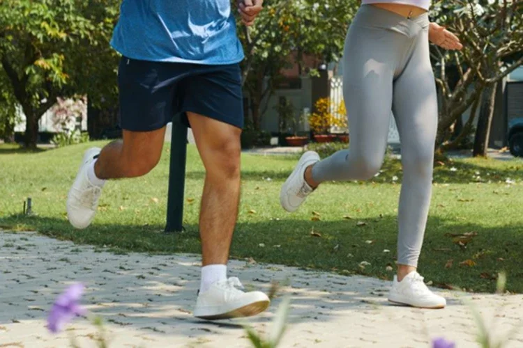 Outdoor Running vs Treadmill: Which One Is Better for You?
