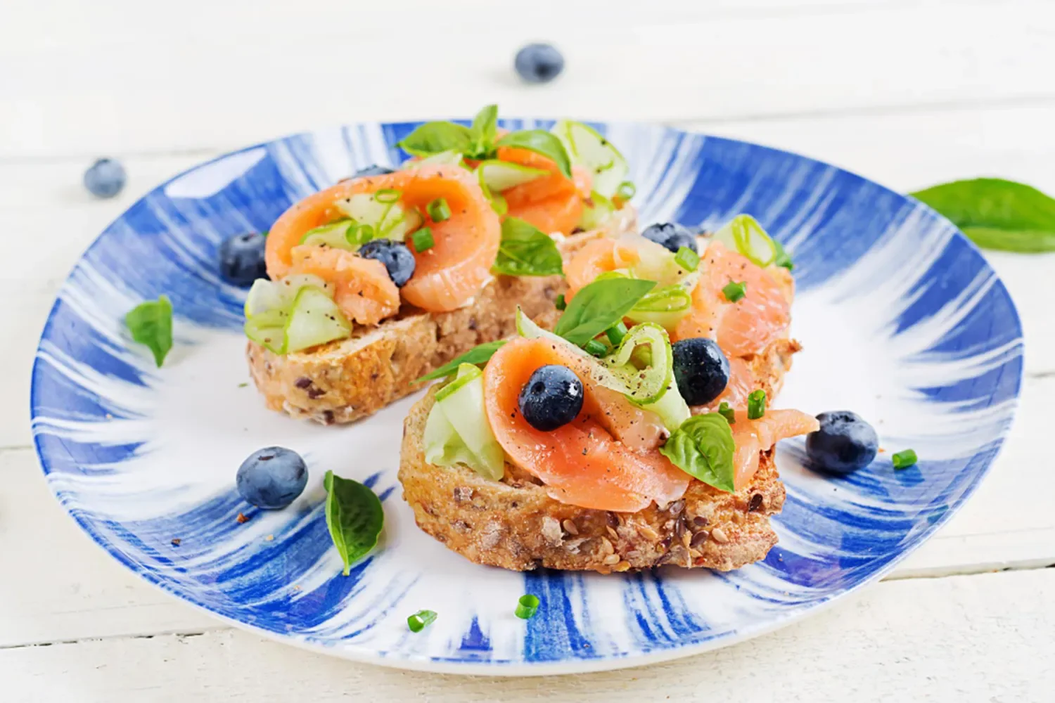 anti-inflammatory-meal-salmon-blueberries-pprcs