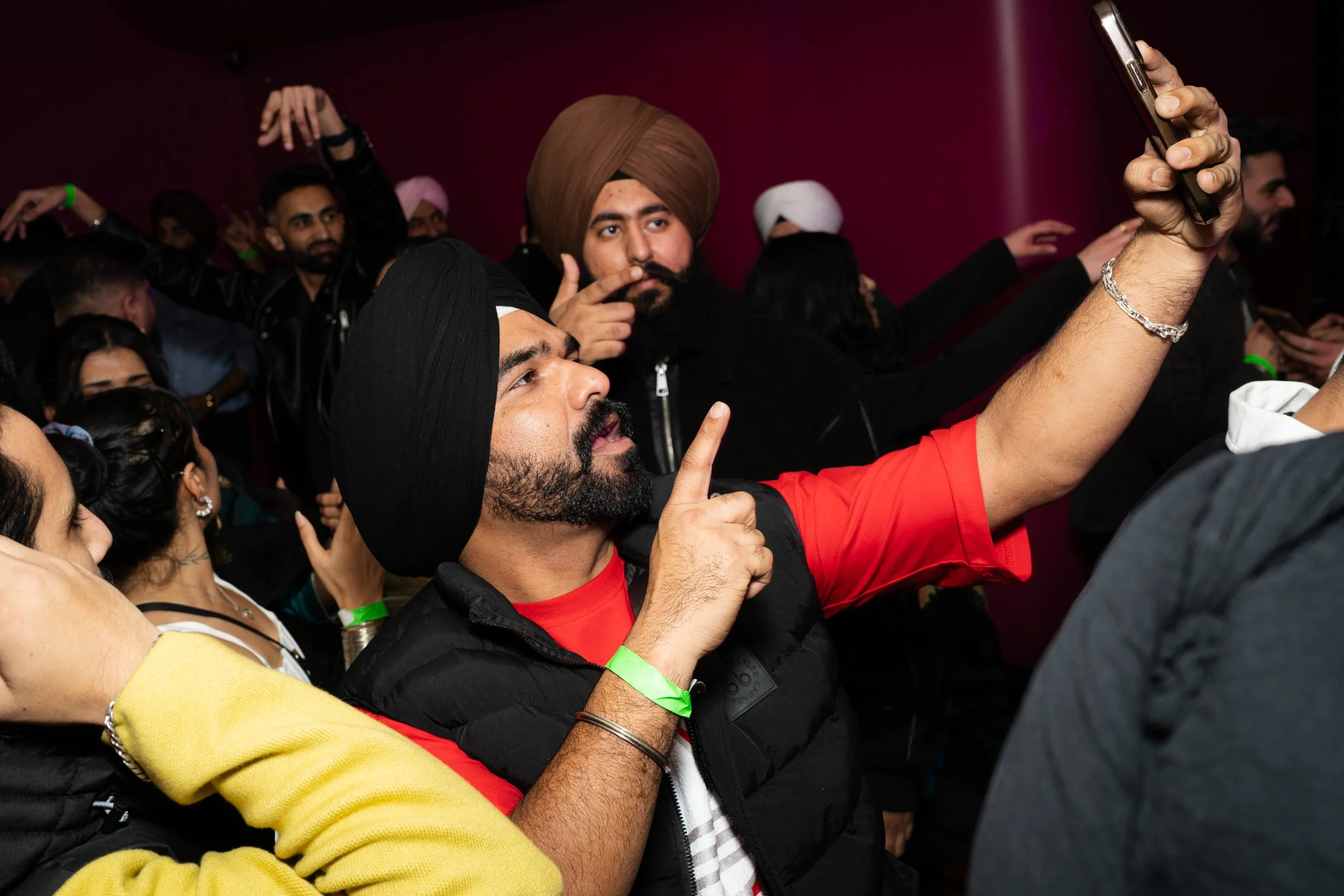 harsh_bro's-240.jpg