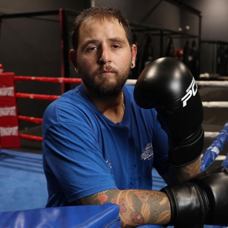 Perth tradie steps into the ring to honour his mum and fight for kids who need it most