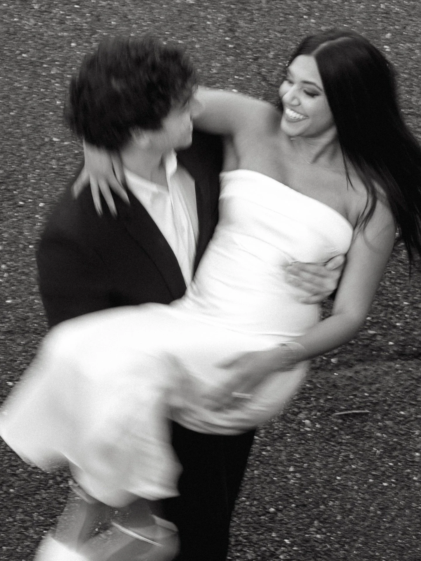 Moments from Deepa &amp; David&rsquo;s beautiful engagement session in washington, d.c. 🤍
.
.
.
#engagement #engagementphotoshoot #engagementphotos #engaged #engagementphotographer