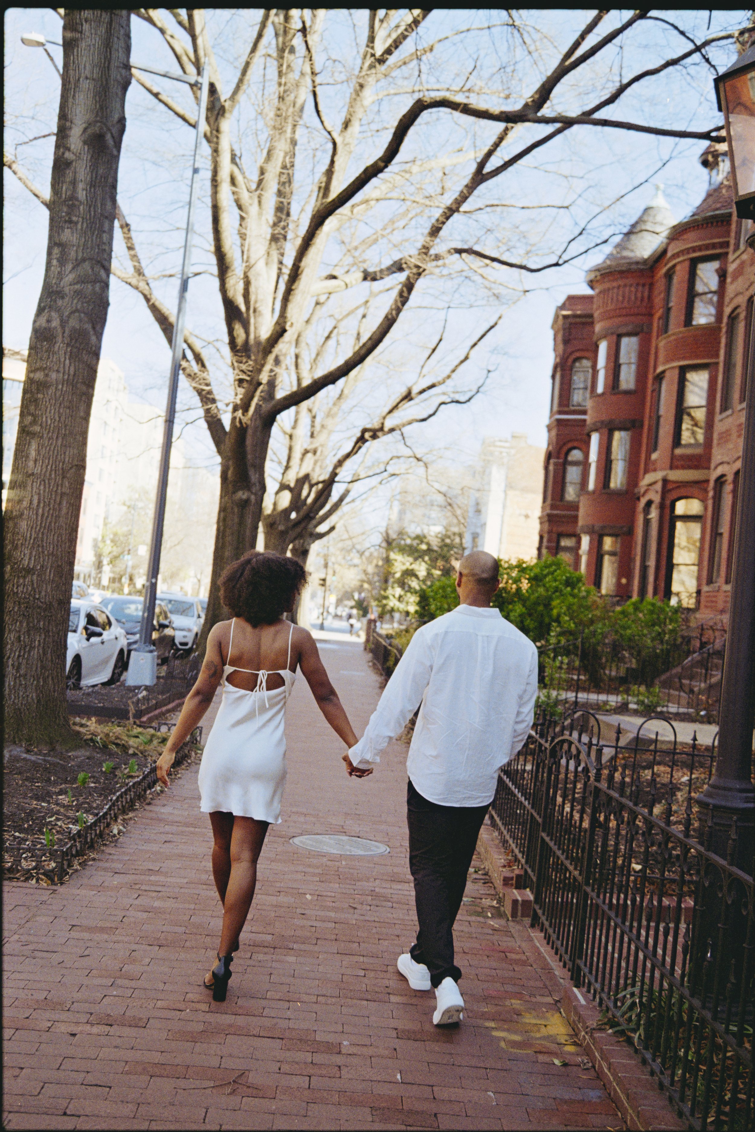 logan-circle-engagement-photos-dc-film-3.jpg