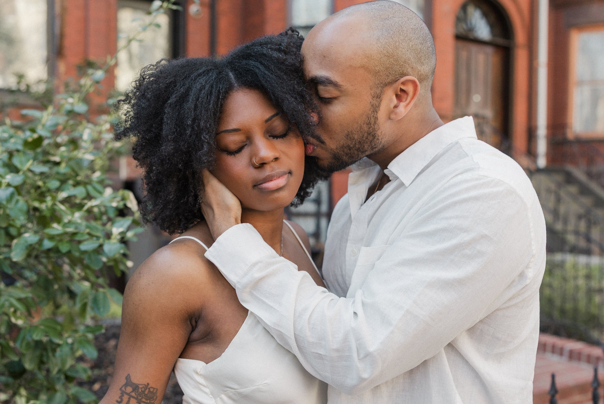 Logan Circle Engagement Photos in Washington DC | Samia &amp; Andrew