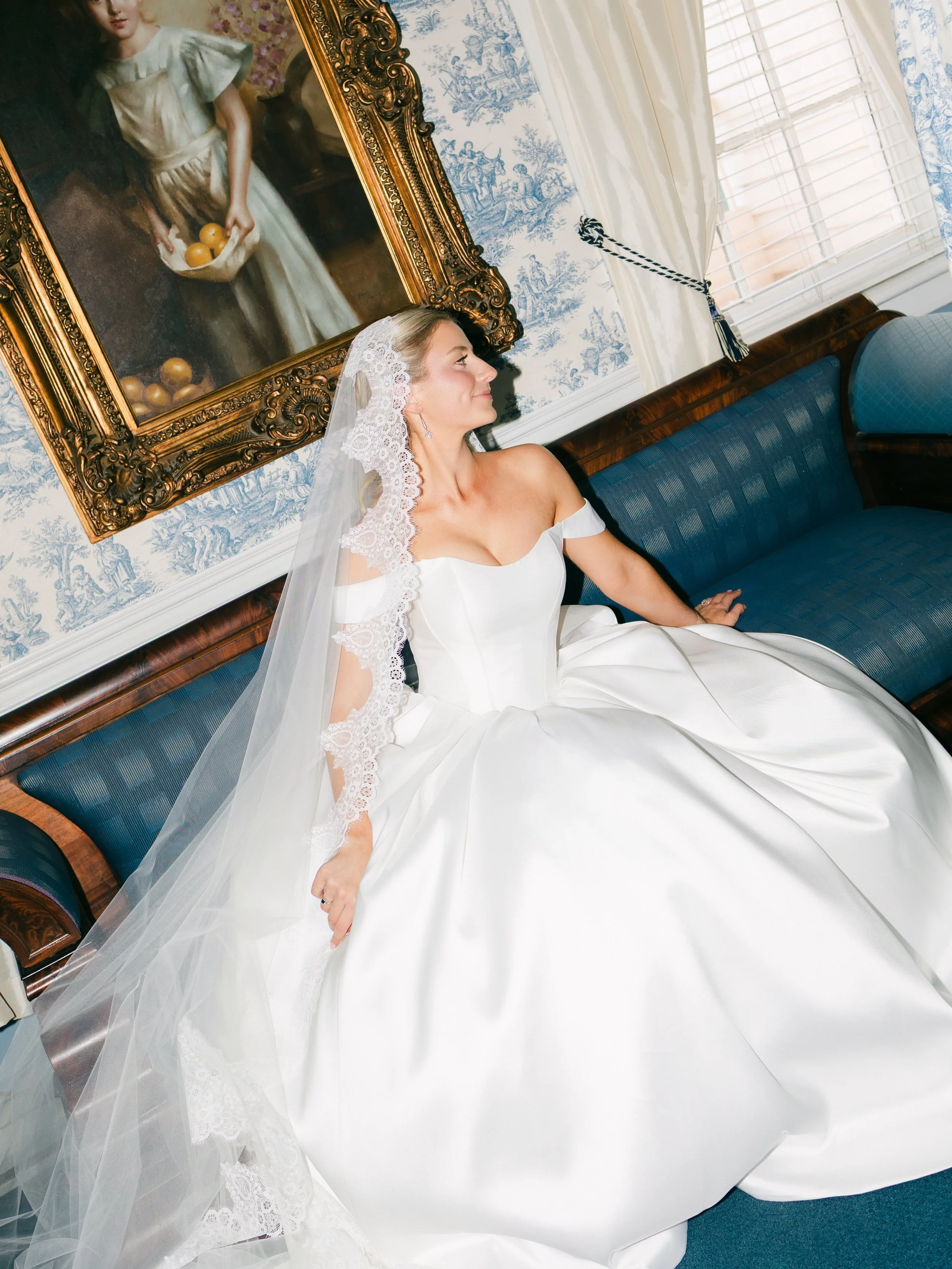 there&rsquo;s something so special about capturing the little details during the getting ready portion of the day. So much though put into the bridal look and I loveee to document it 📸
.
.
.
.
bridal | bridal photos | wedding photos | wedding inspo 