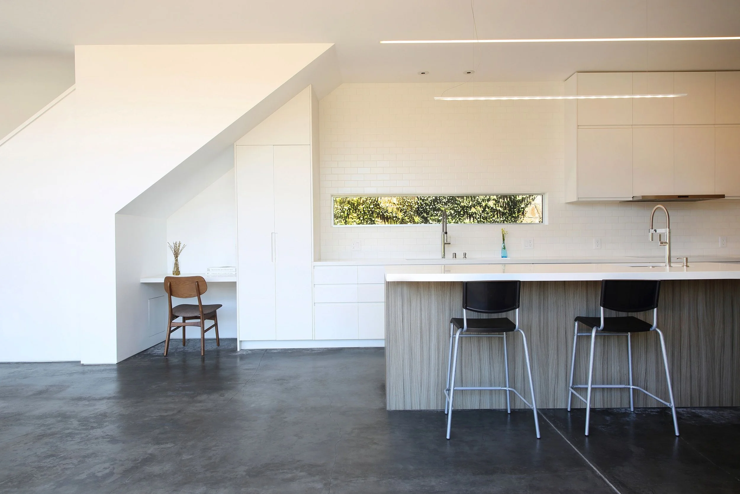 Corr-Contemporary-Homes-California-Builder-1411-Elm-Kitchen