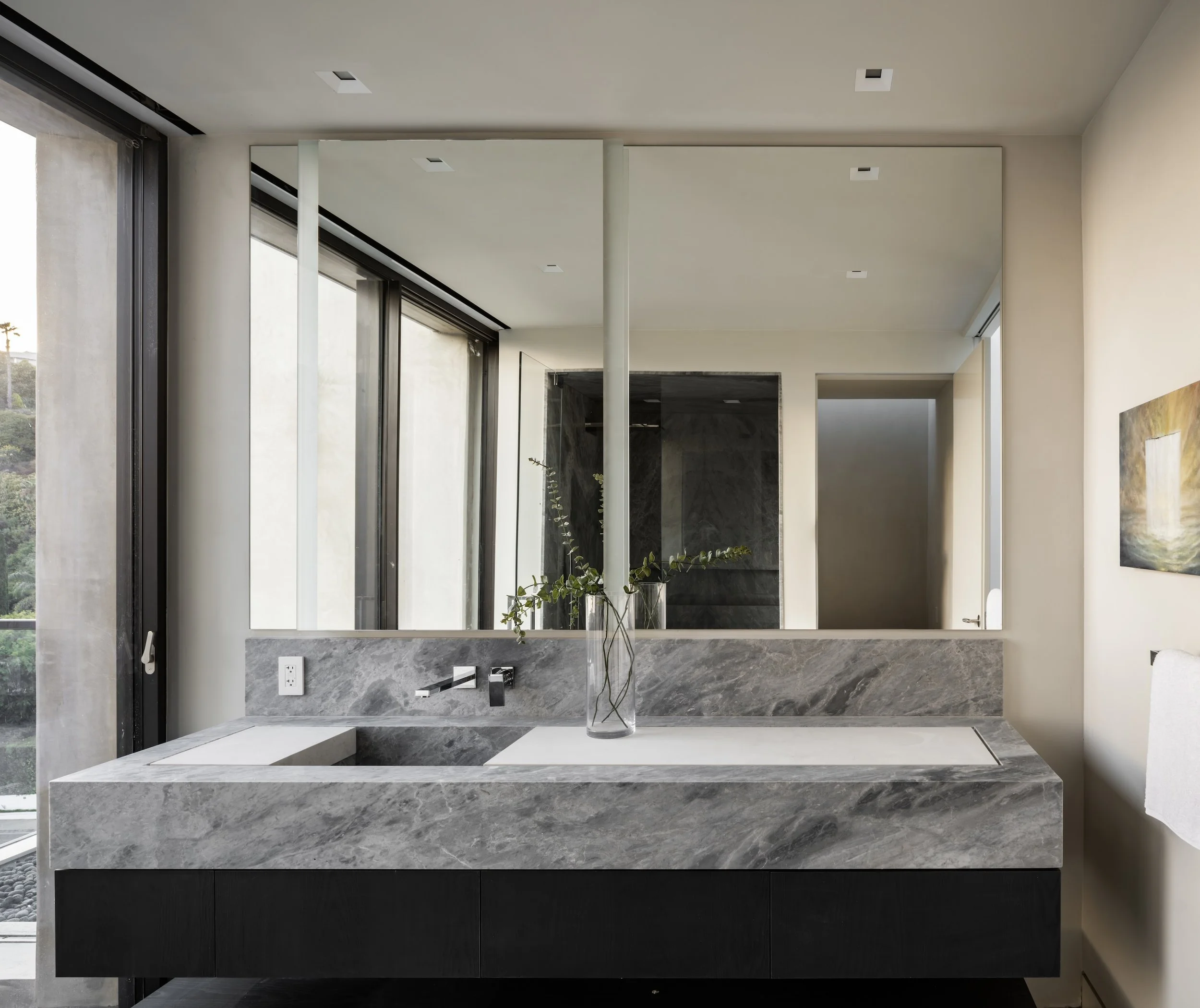 Corr-Contemporary-Homes-California-Builder-1690-Doheny-Modern-Bathroom-Interior