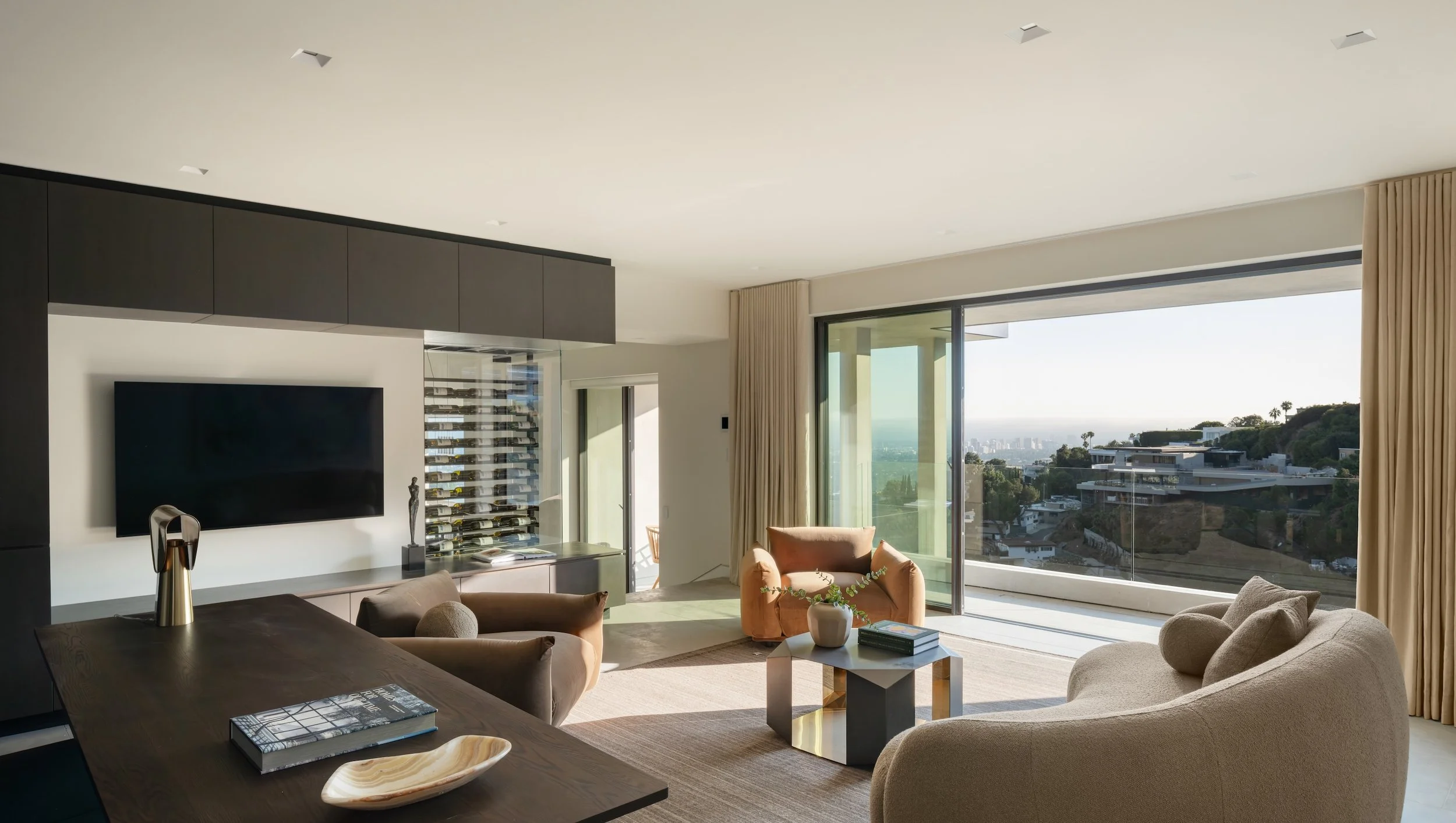 Corr-Contemporary-Homes-California-Builder-1690-Doheny-Modern-Living-Room-With-Ocean-View