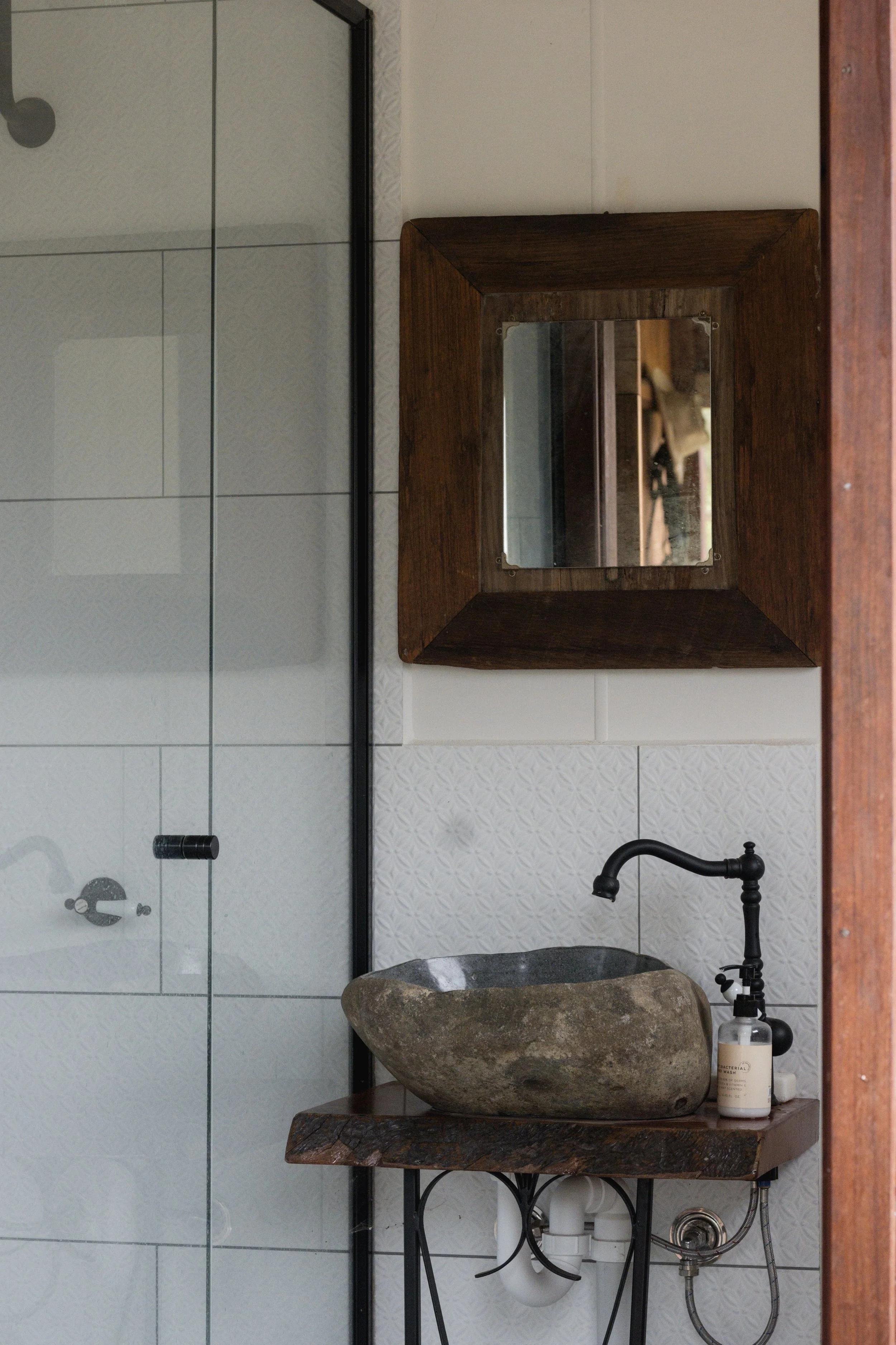 The Overseer Bathroom.jpeg
