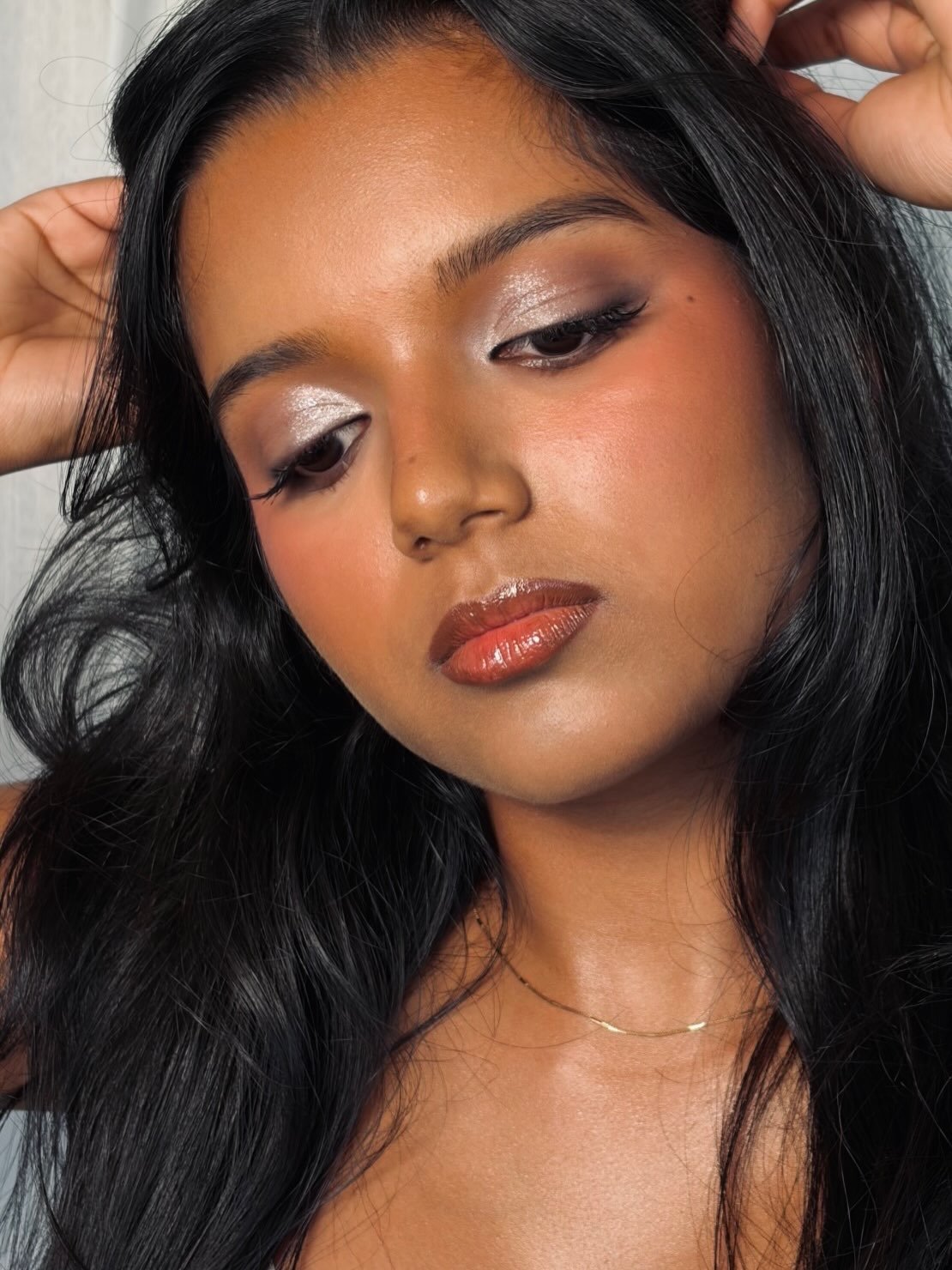 Areal life angel  @shavinibasnayake 🪽💖

Products used: 

Base - @embryolisseau, @diorbeauty Backstage Foundation, @maccosmeticsanz Studio Fix to bronze, @lauramercier Honey powder. 
Blush - @completebeautyhaus Jelly Donut, @hauslabs Pomelo Peach
Br