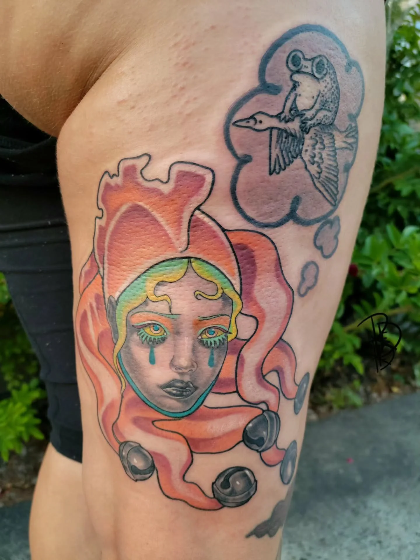 ✨️Jester deep in thought✨️

I too, think of cartoony little guys when I'm glazed over in critical thought. 

Shoutout to Michelle for going with my silly ideas and always, scribbled frogs and geese. 

*
*
*
*
*
*
*

#kamloopstattoo #ink #inked #inked