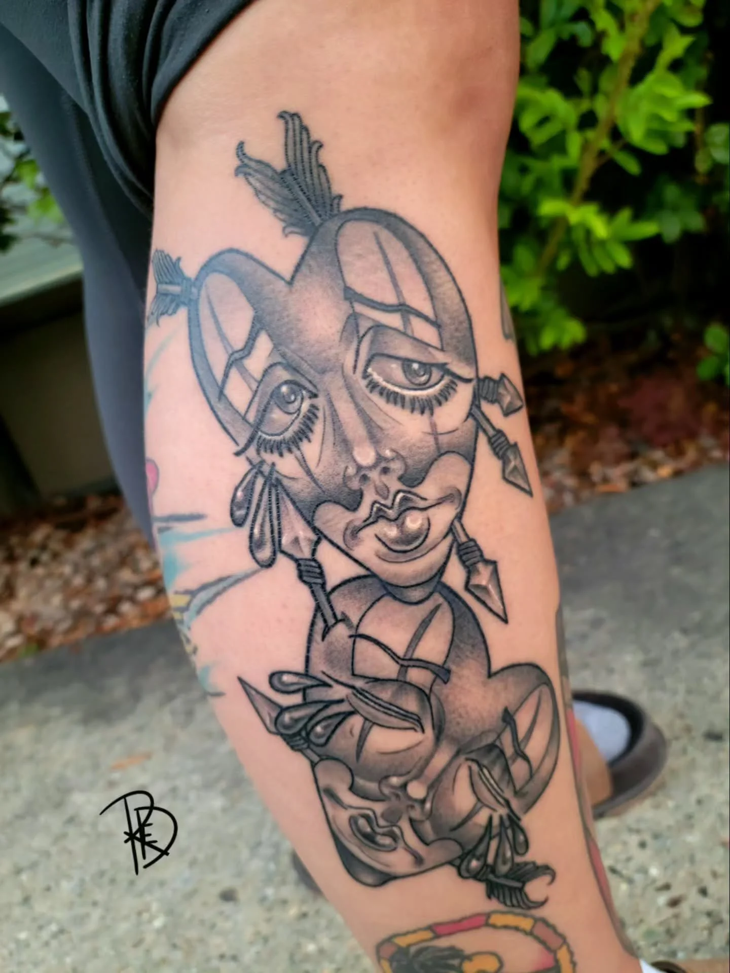 ✨️Healed Flash✨️

On @shelanroach from the first day of the @kamloopstattooshow !

Thanks for always being so cool and fun to be around! 🖤🖤🖤

*
*
*
*
*
*
*
*

#kamloopstattoo #ink #inked #inkedgirls
#girlswithtattoos #girlswithink #tattoo #tattoos