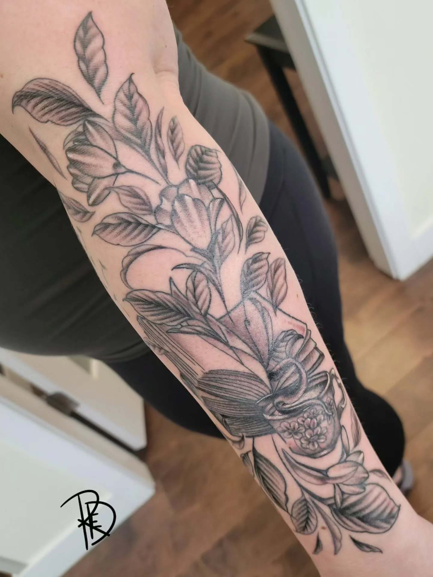 🌹Books, Tea and Foliage🌹

Thank you for the wonderful session! Always so fun to spend the day with you! 😊

#tattoomodels #tattoo #tattoos