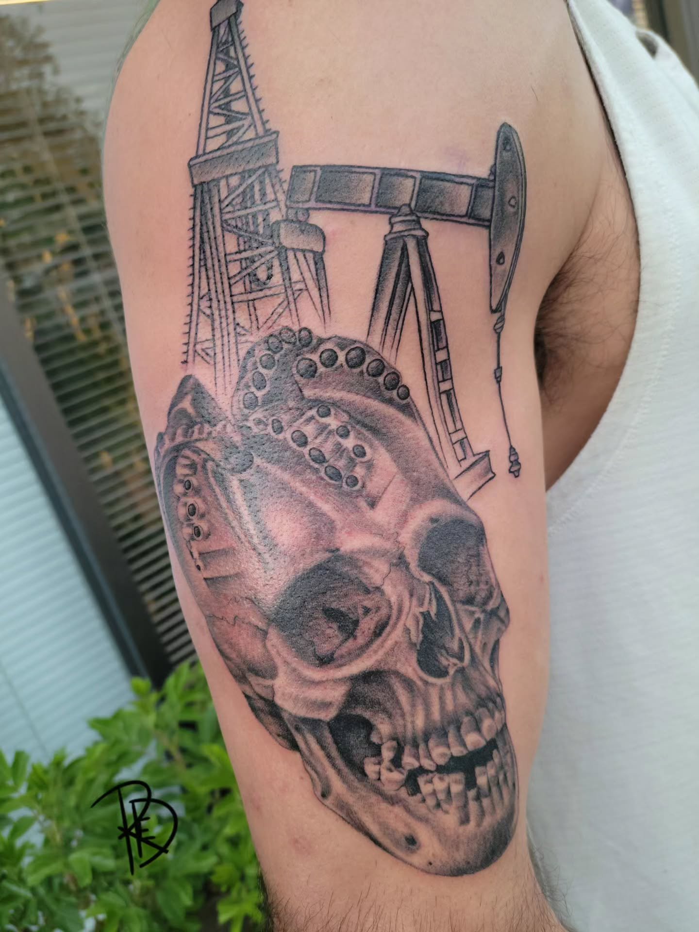 🌹 Rig Skull!🌹

Great time putting this together in a sitting! 
You sat so well! 

#tattooed #tattoomodels #ink