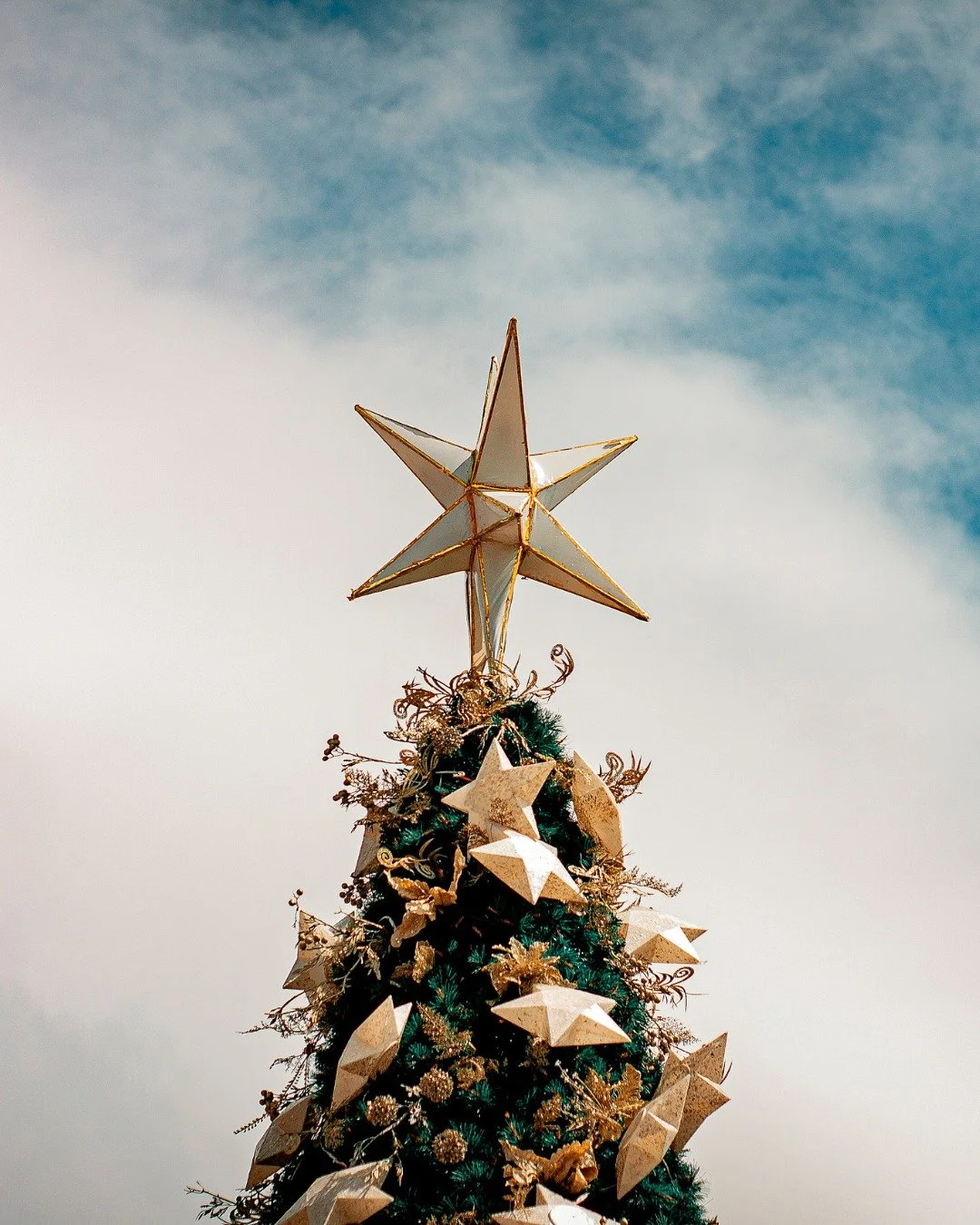 Celebrate Christmas in Bali with personalised prints. Order now.

We offer quality textile printing, personalised service, and everything under one roof.
Contact us for more. 💚

📝 Single or bulk textile printing
WEB www.marthaprint.com
WA +62 813-3