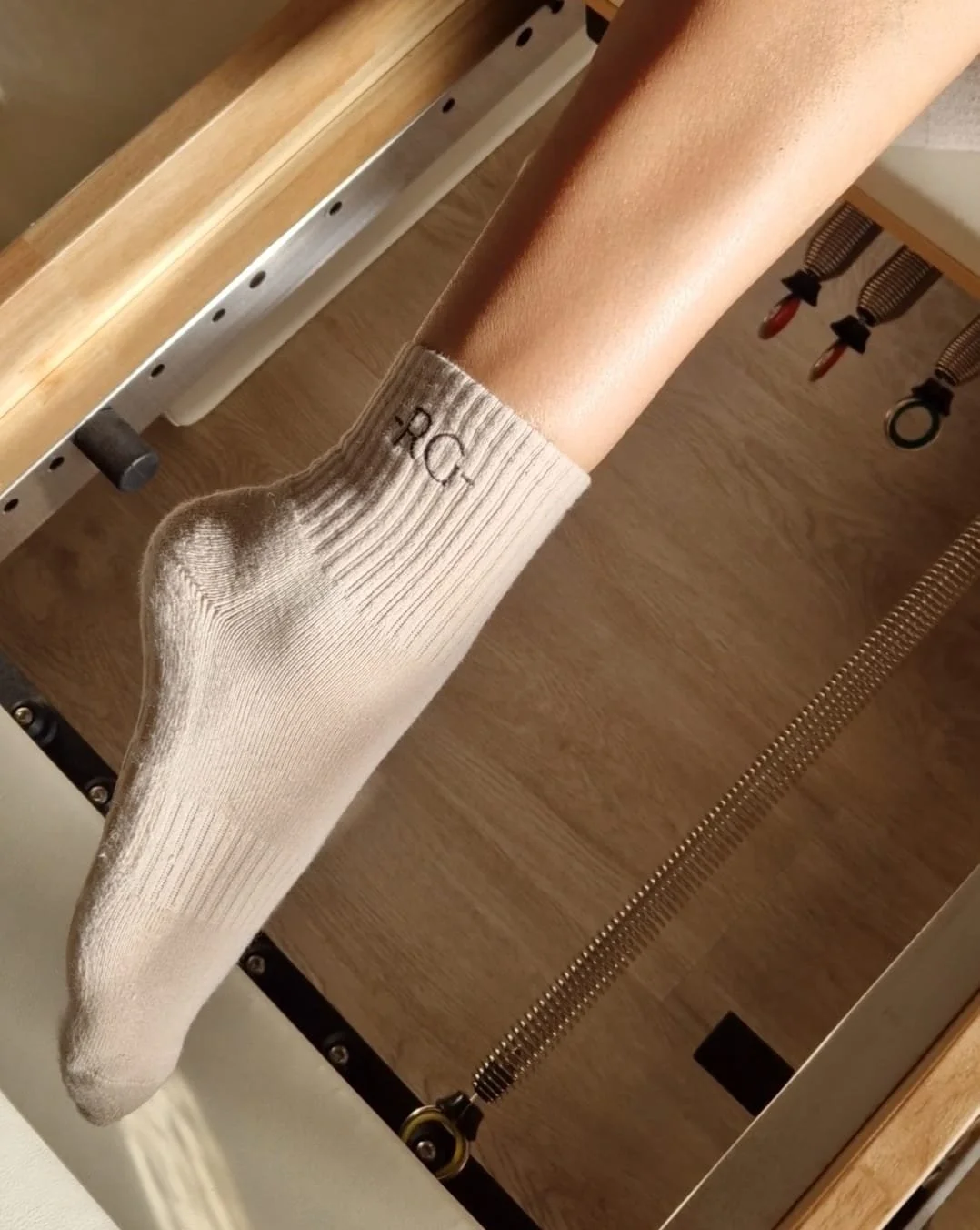 Reformer Pilates vs Mat Pilates: What’s the Difference?