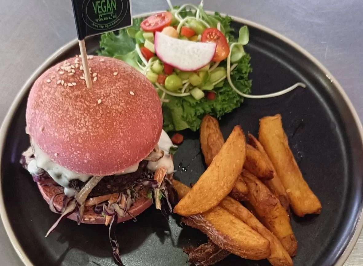 Spicy Mushroom Oat Cheeze Burger.jpg