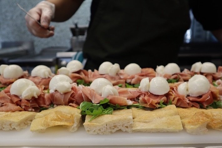 &ldquo;The Prosciutto&rdquo; : 1 panino, 3 ingredients, perfetto!

&bull; San Daniele 20+ months
&bull; Italian burrata
&bull; Rocket 

#italianpanino #paninoteca #saluministi #grazie #ifitaintbroke