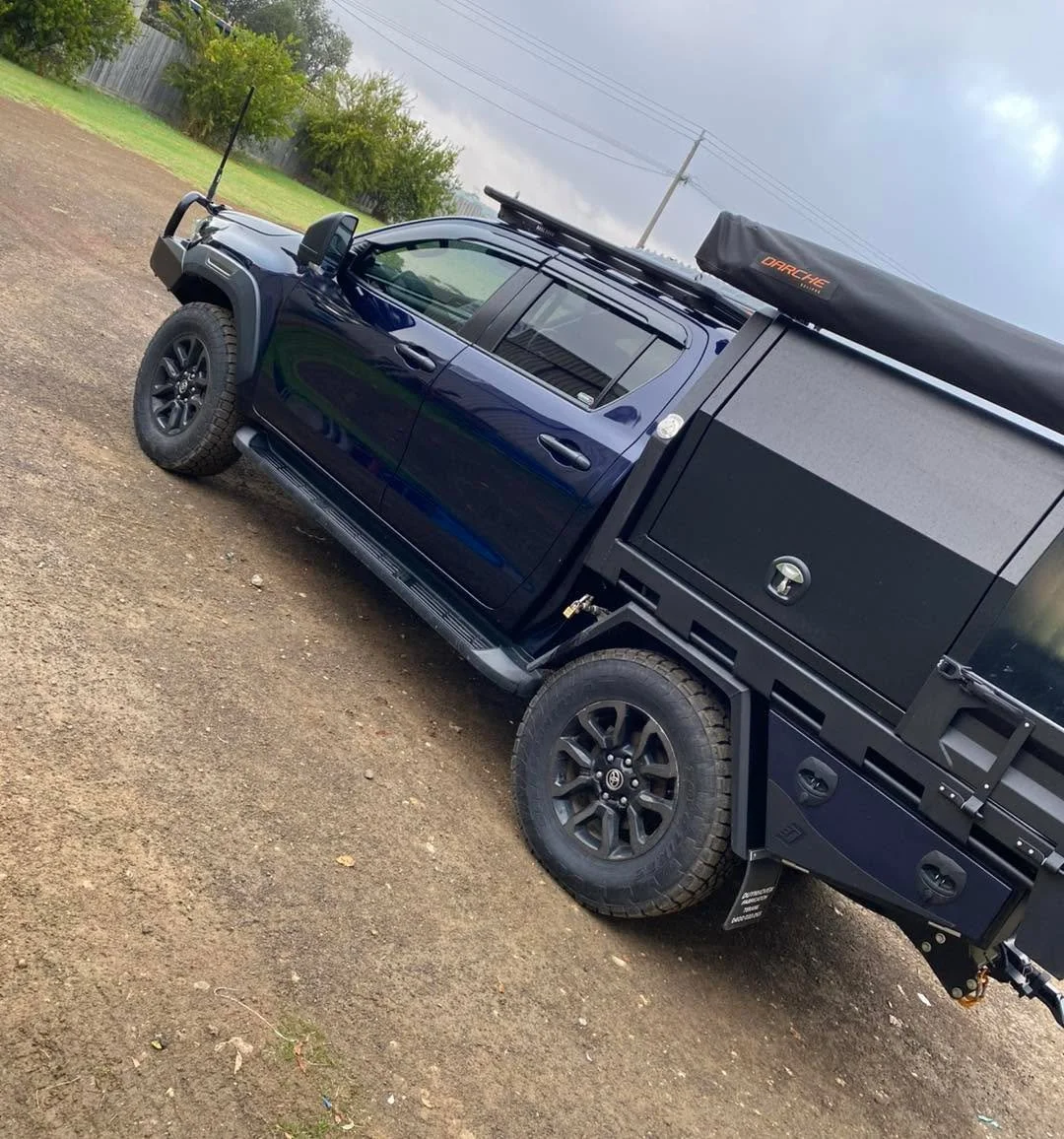 5 year advanced bushwrapz film applied on this Toyota Hilux, the film really brings the sharpness of the blue out on this rig. Plus it is fully protected for anything it may come across 
#bushwrapz #protected #toyota #hilux #wrapped