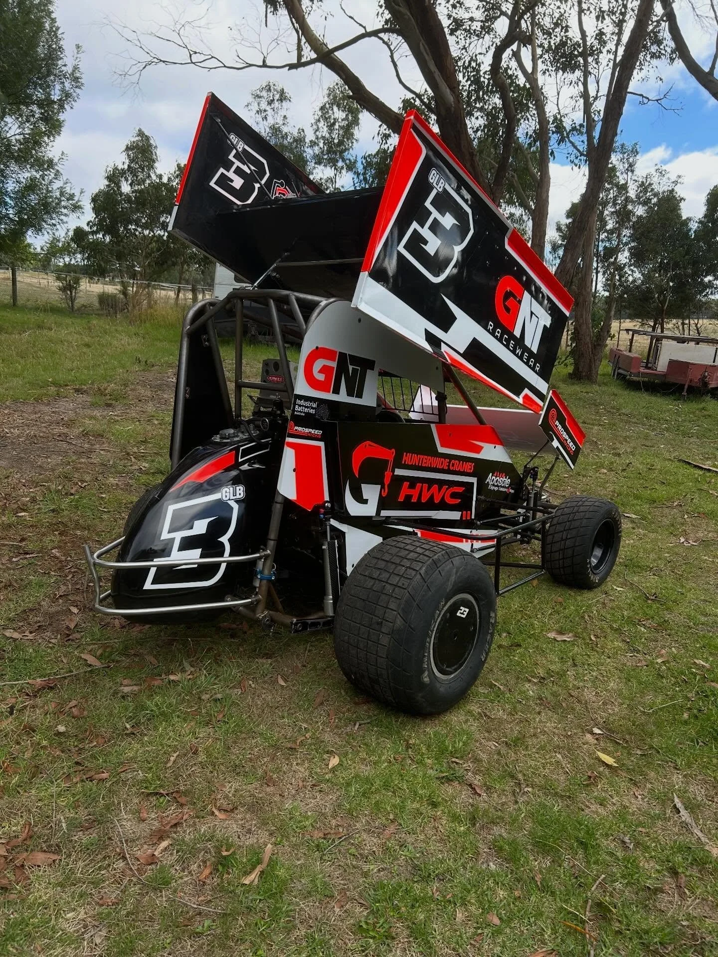 Tait Owen&rsquo;s Formula 500
This one came in with raw aluminium panels so the body is a complete wrap. Fluro Red applied over print then laminated to gain maximum shine #formula500 #speedway #apostle #timboonsigns