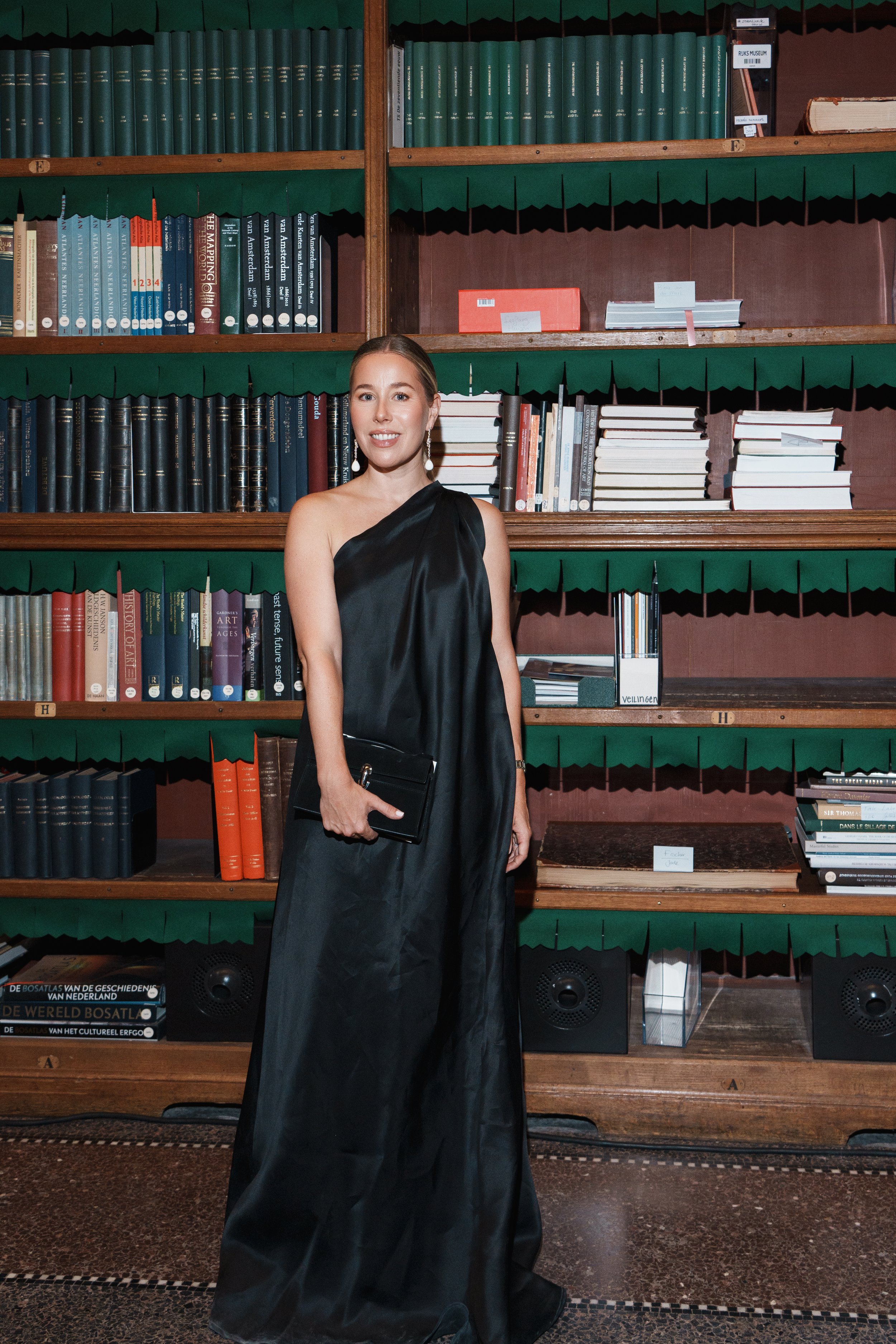 BAZAAR_THE_BOOK_CLUB_76.jpg