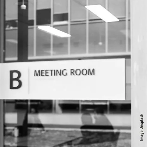 Being an expert and collaborative manager
