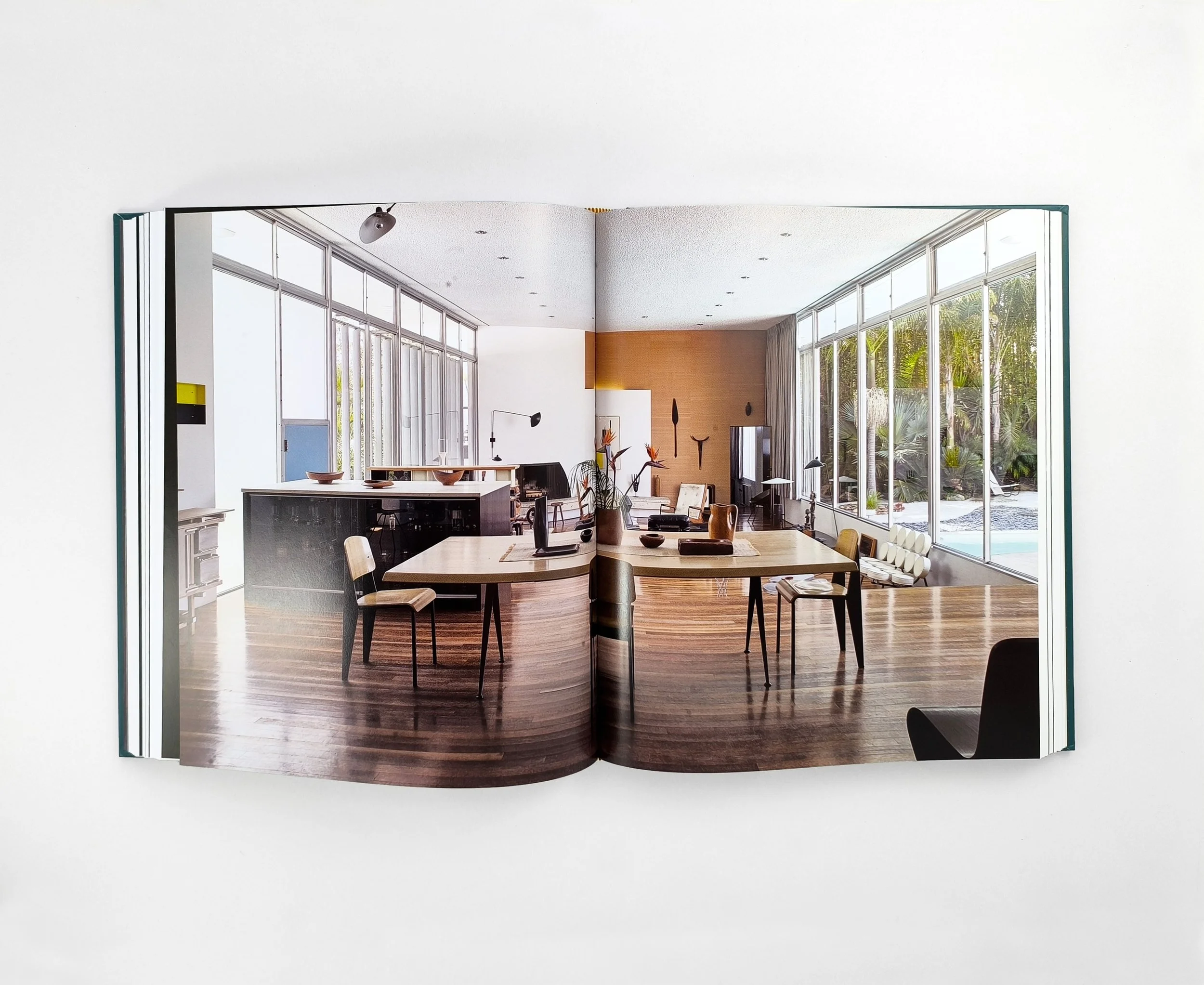 Full bleed photo.jpg