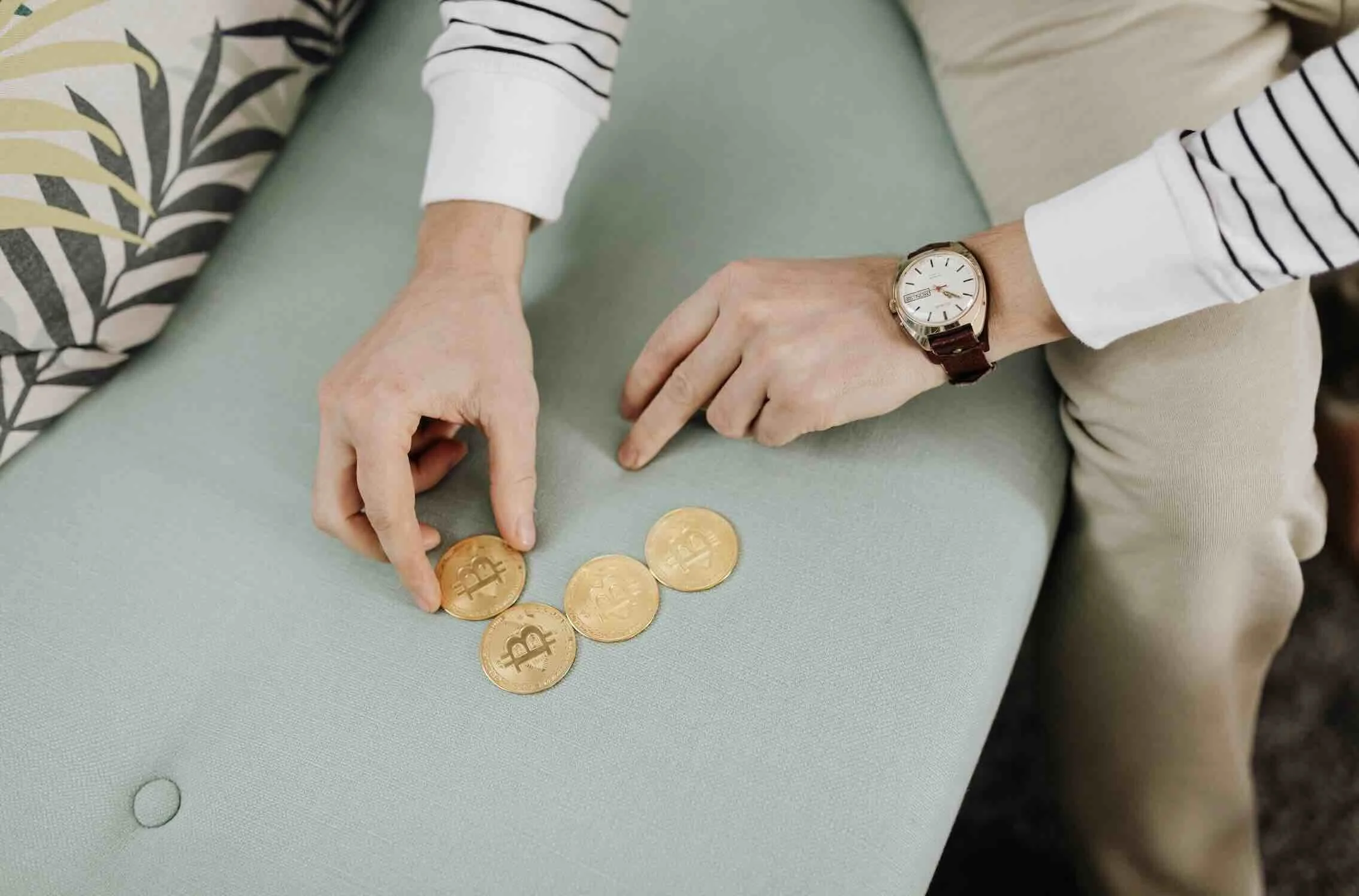 Sending Money to Vietnam from the US: What Bitcoin Offers That Banks Don't