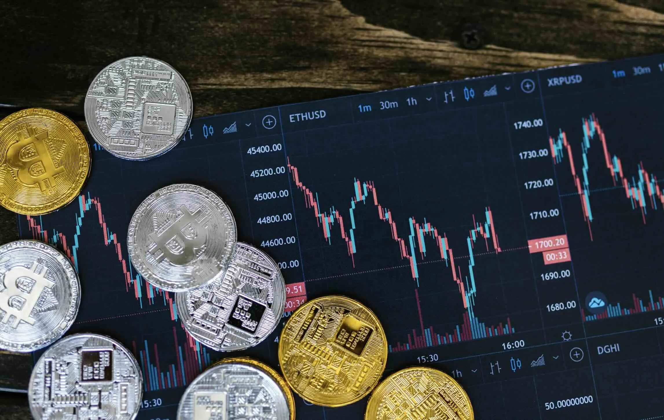 Why Is Bitcoin Falling? 7 Key Factors Behind the Latest Price Drop