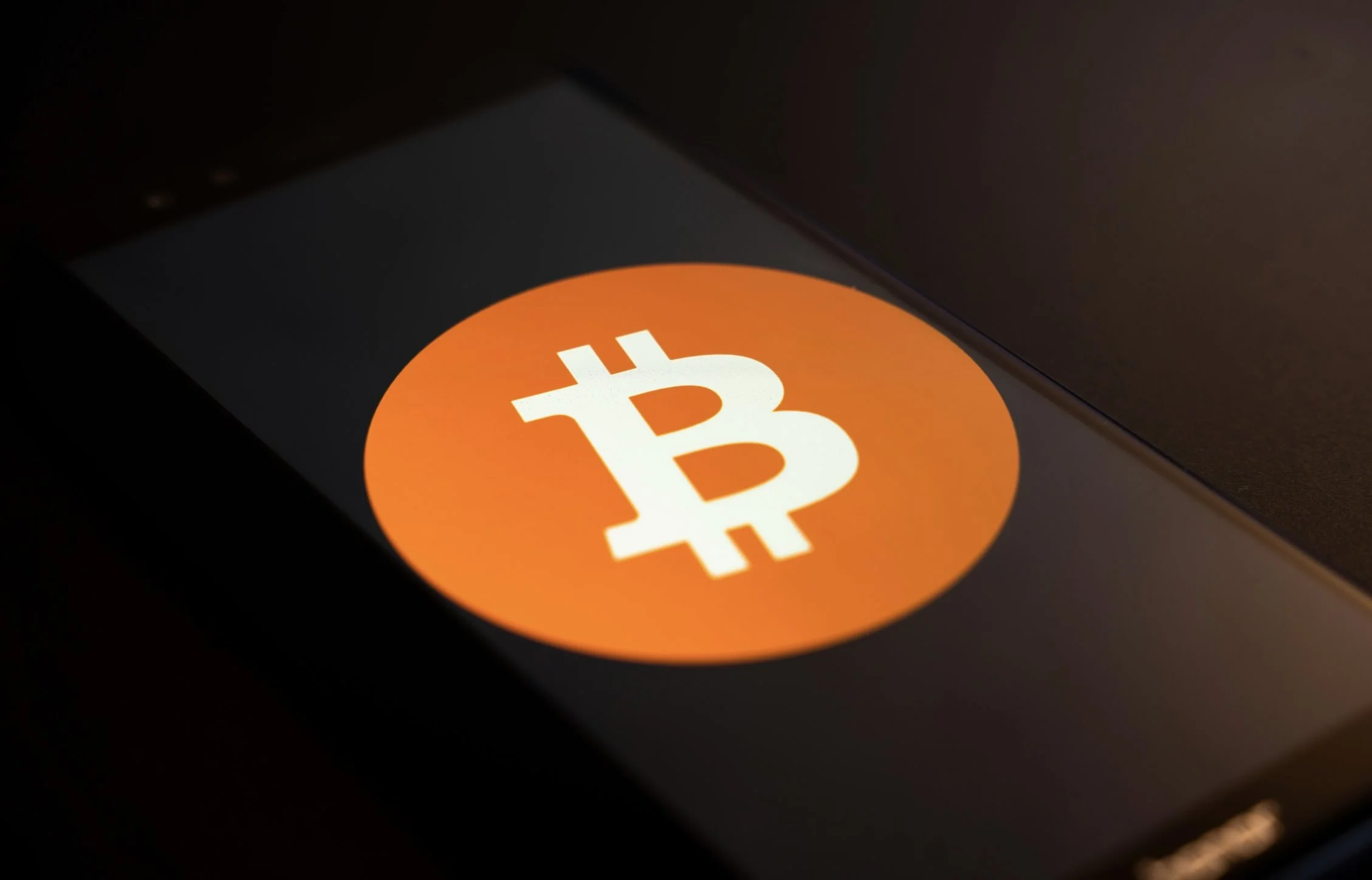 How to Track a Bitcoin Transaction: What to Do If Your Transfer Is Delayed