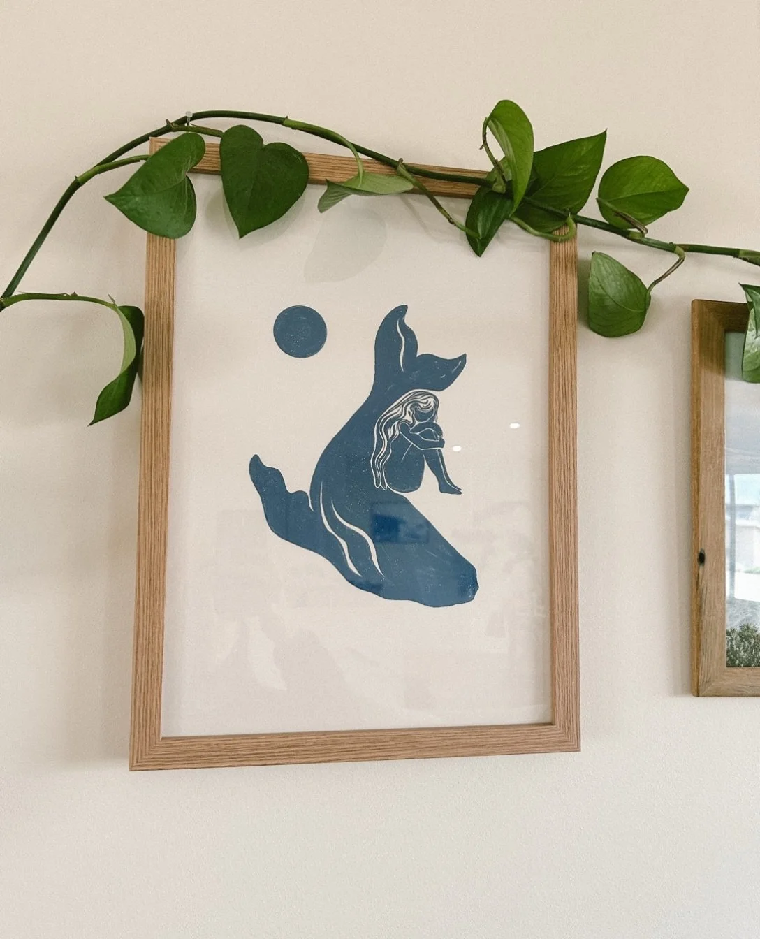 She&rsquo;s finally printed and I love her. 

Available on www.saltwatertones.com or DM me.

#whaleart #oceaninspiredart #coastalwallart #whaleillustration #surfculture