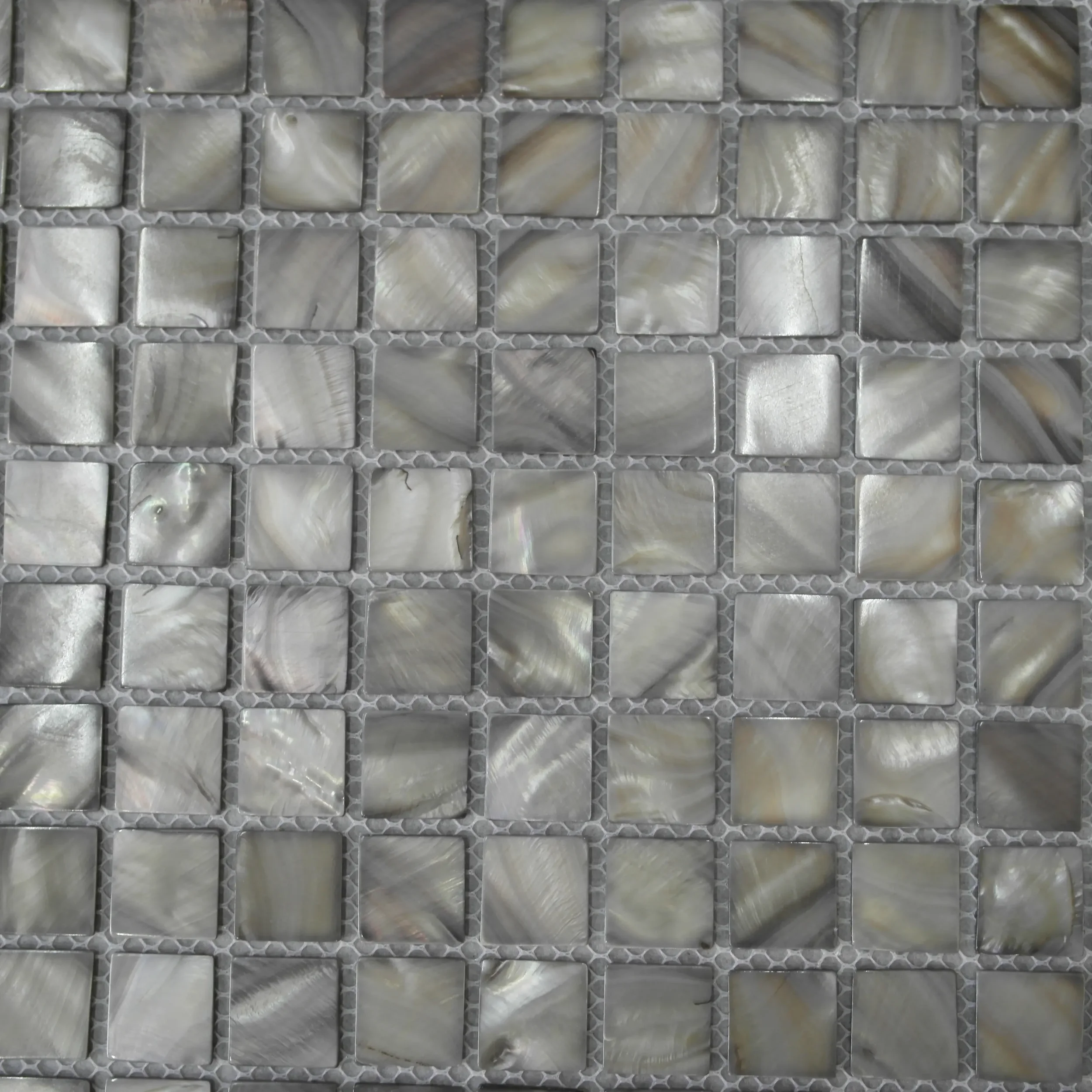 Pearlosa-mother-of-pearl-mosaics-MOP25LG-Light-Grey-300x300 (2).webp