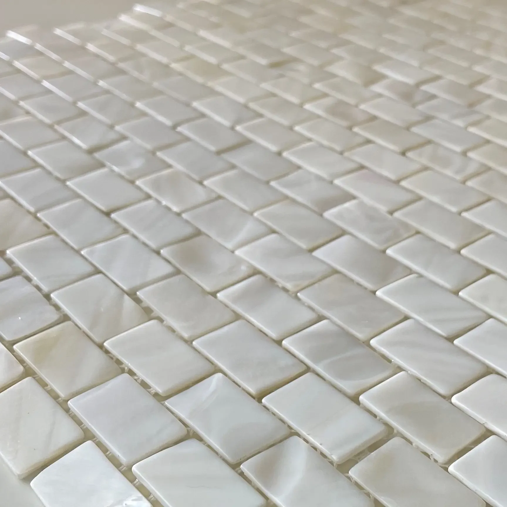 pearlosa-mother-of-pearl-MOP1525WH.webp (Copy)