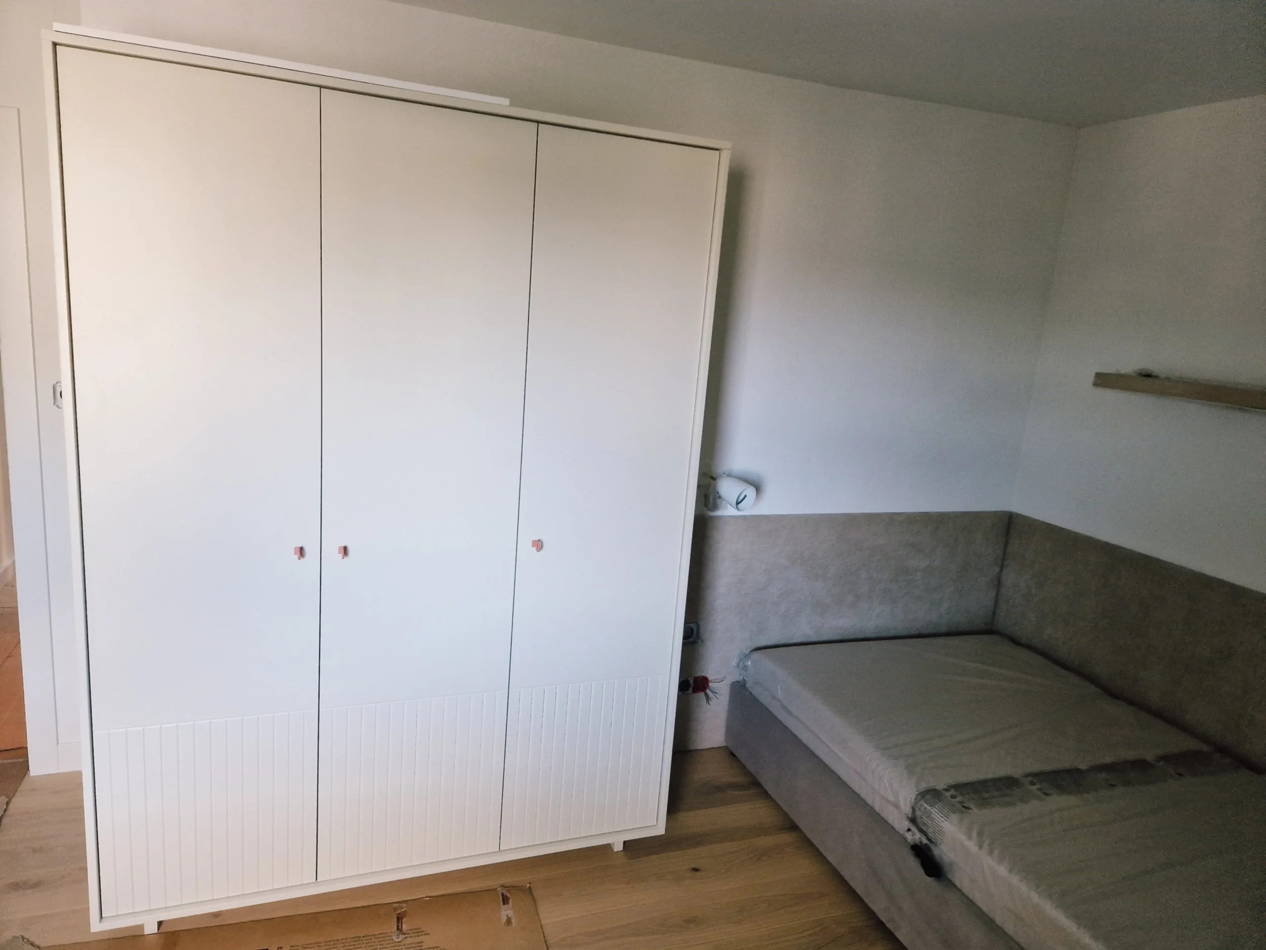 gdansk-morena-apartment-14-custom-wardrobe-2.jpg