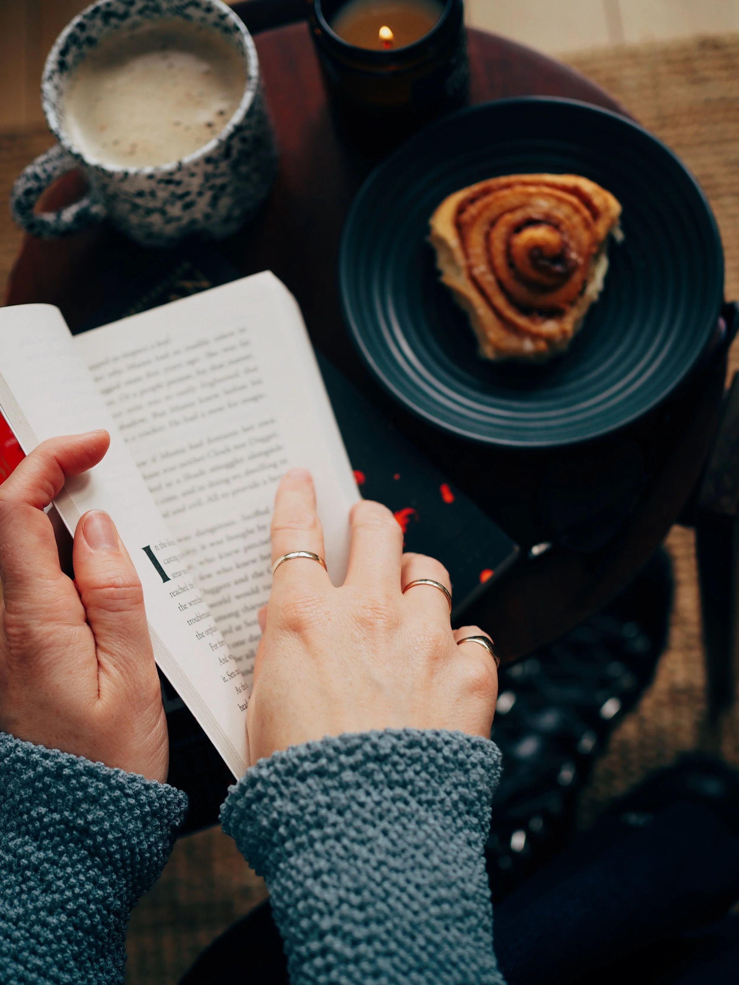 Wintering With Romantasy: Cosy Reading Rituals for Fantasy Romance Lovers