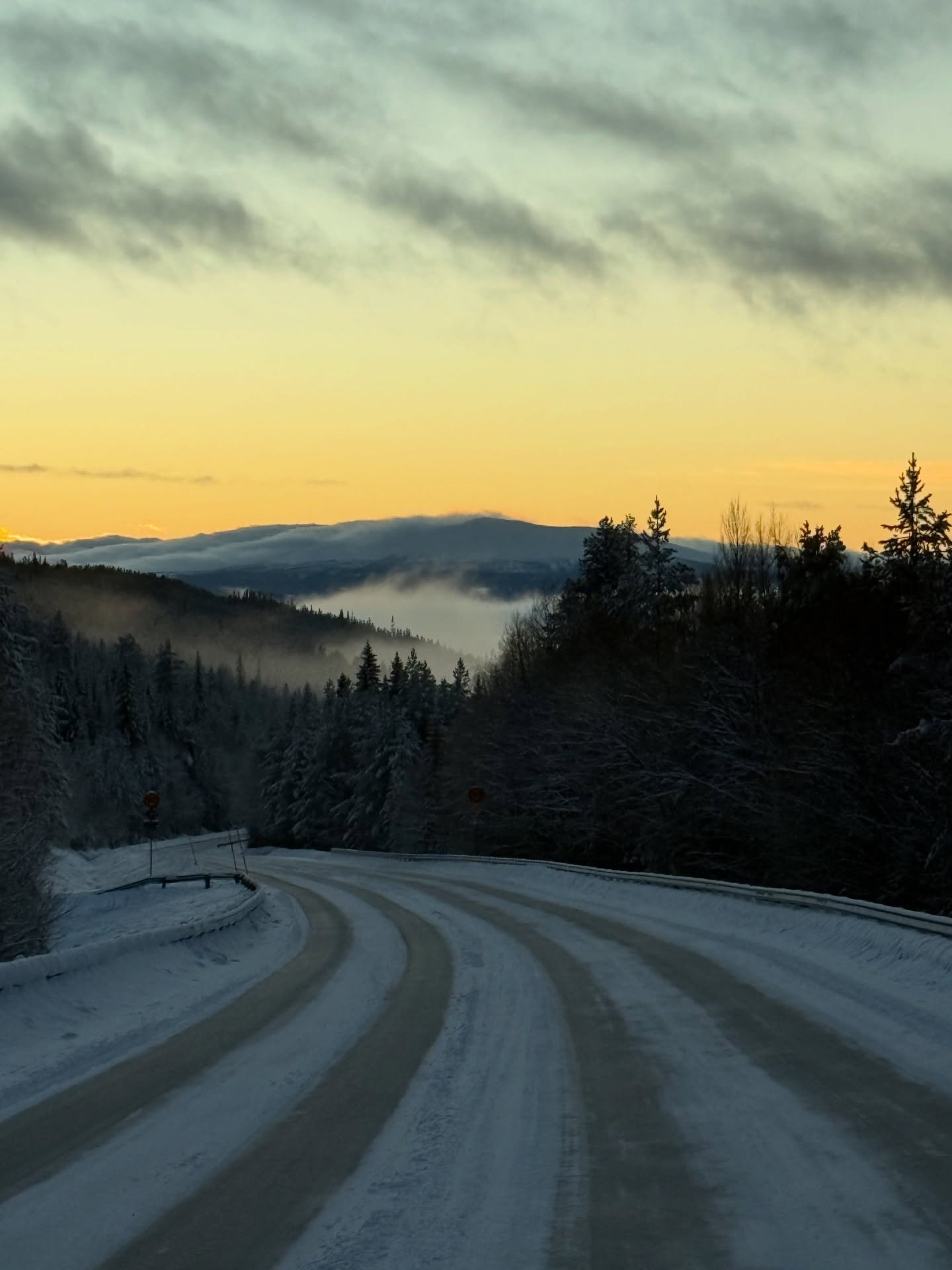 December i Vemdalen. De d&auml;r dagarna n&auml;r ljuset knappt hinner resa sig innan det v&auml;nder igen.

Varje minut dagsljus r&auml;knas. Som bostadsfotograf m&auml;rks det extra tydligt den h&auml;r tiden p&aring; &aring;ret. D&auml;rf&ouml;r f