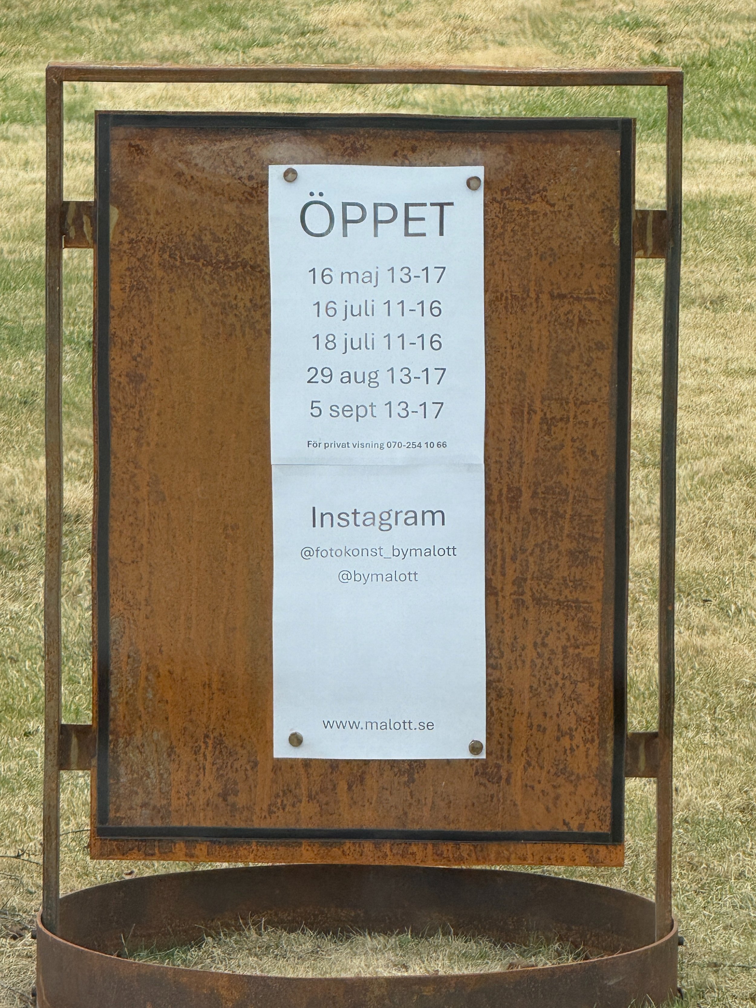 H&auml;r &auml;r sommarens planerade &ouml;ppettider i g&aring;rdsbutiken med fotokonst☀️

Det kommer &auml;ven dyka upp lite spontana &ouml;ppettider och om du &auml;r i Vemdalen, men saknar en tid som passar, skicka g&auml;rna ett SMS/DM. &Auml;r j