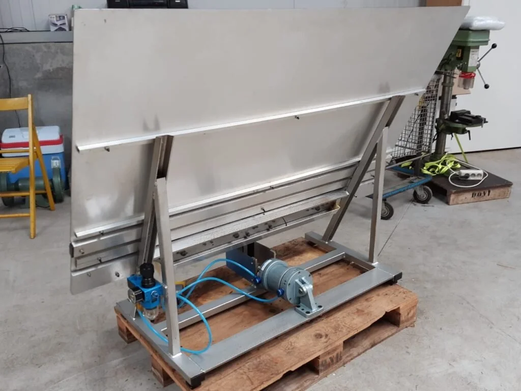 IPPMCO-Grapho-Metronic-Plate-Punch-03.jpg