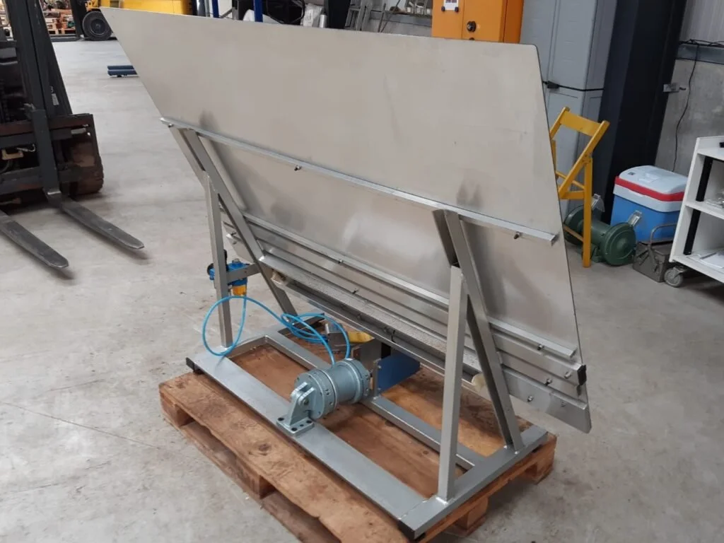 IPPMCO-Grapho-Metronic-Plate-Punch-05.jpg