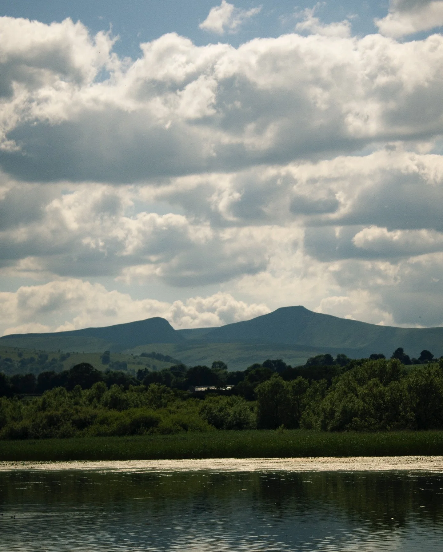Pictures from Llangorse lake and Pen y Fan (1 of 2)

#wales #walkwales #bannaubrycheiniog #breconbeacons #breconbeaconsnationalpark #nature #penyfan #llangorse #lake #walking #hiking #landscapephotography #landscape #photography #dslrphotography #gre