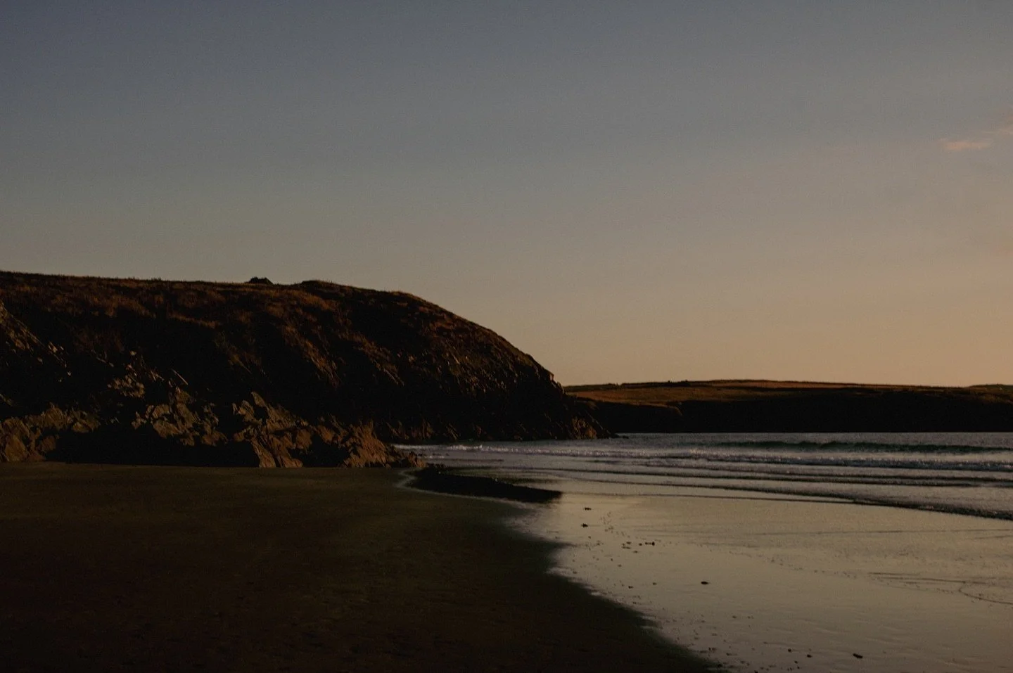 Some more snaps from #pembrokeshire but this time with a more vintage look 👀

#wales #walescoastpath #welsh #whitesandsbeach #whitesands #coast #mountain #sea #photography #dslrphotography #naturephotography #landscapephotography #vintagestyle #phot