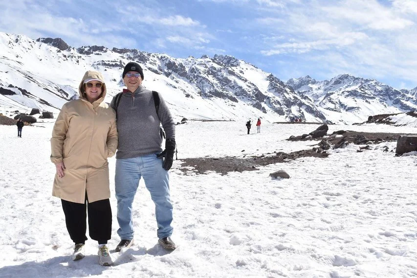 Mendoza é um destino muito procurado, mas pouca gente sabe é que dá para fazer várias combinações incríveis por lá.
Um exemplo? Las Leñas, um lugar pouco explorado e cheio de charme!
O