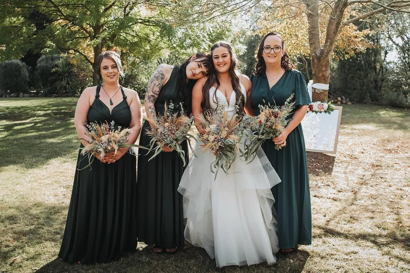 Glam for the bridal party? We got you covered. ❤️

Hair: @onsitehair_bykimberly