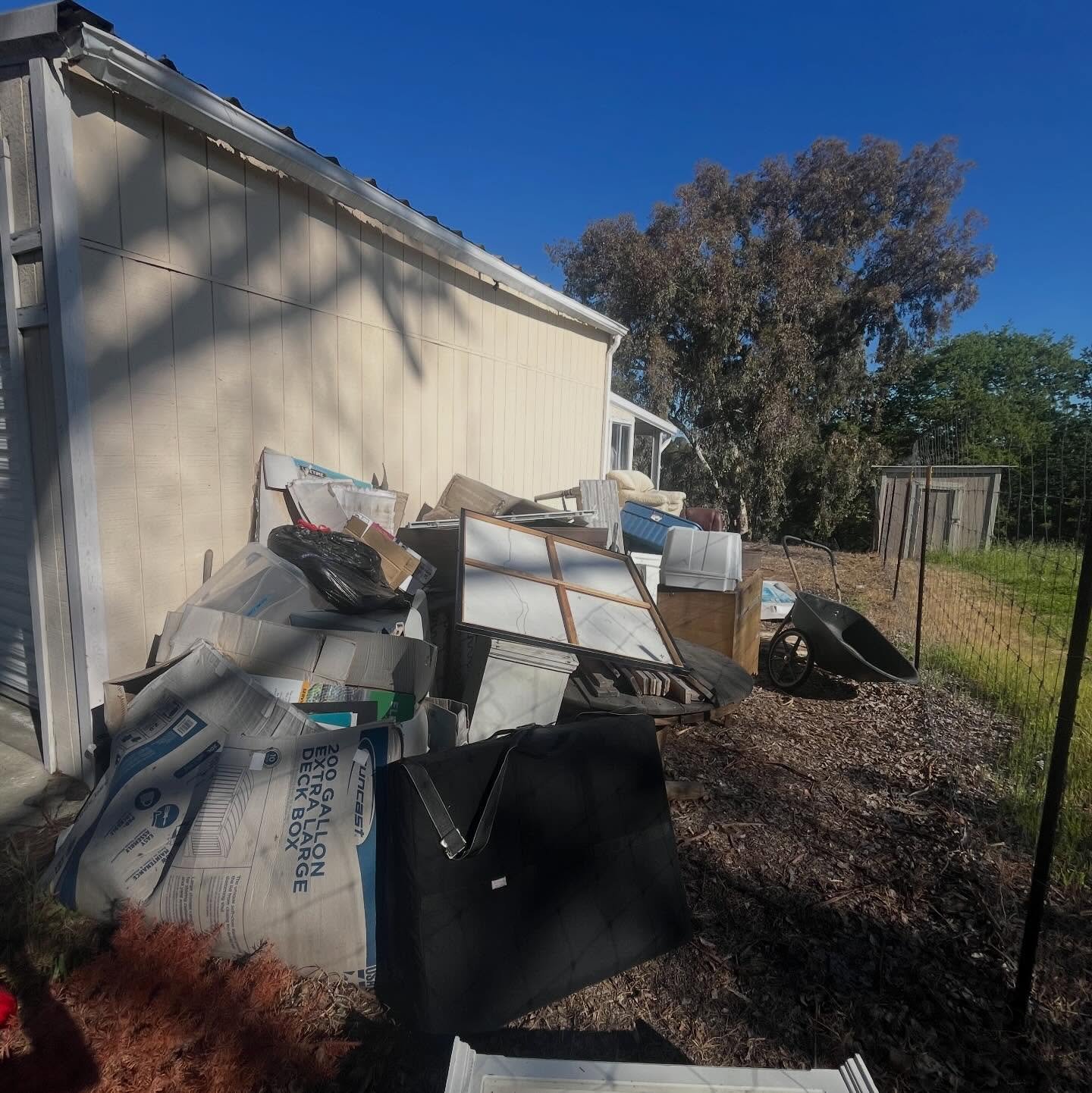 Big clean-up in Paso Robles today #junkremoval #slocounty #paso #slo #junk